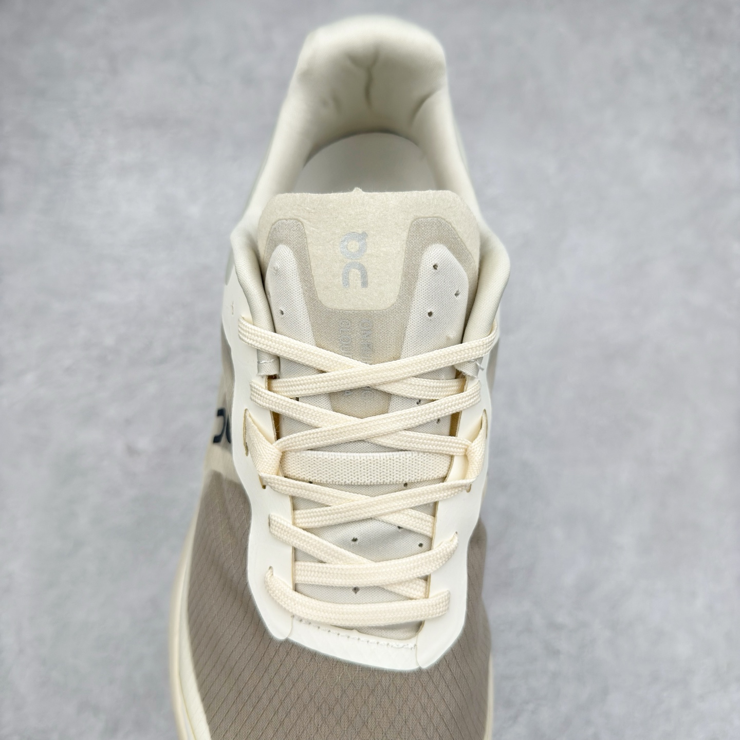 图片[5]-On昂跑 Cloudsurfer Next Wolf Honeydew 柔软舒适防滑耐磨低帮休闲跑步鞋 昂跑运动品牌 开创于2010年 缓震着陆、强效回弹、轻柔质感的设计构思始终是ON研制关键 与此同时基于“为全球提供革新性的跑步感受”信念 陆续推出了多款跑鞋及其以专业运动人体跑步工程学为设计关键的功能性跑步服饰设备 让跑者不费力气地畅快畅跑 尺码：36 36.5 37.5 38 38.5 39 40 40.5 41 42 42.5 43 44 44.5 45-选品中心