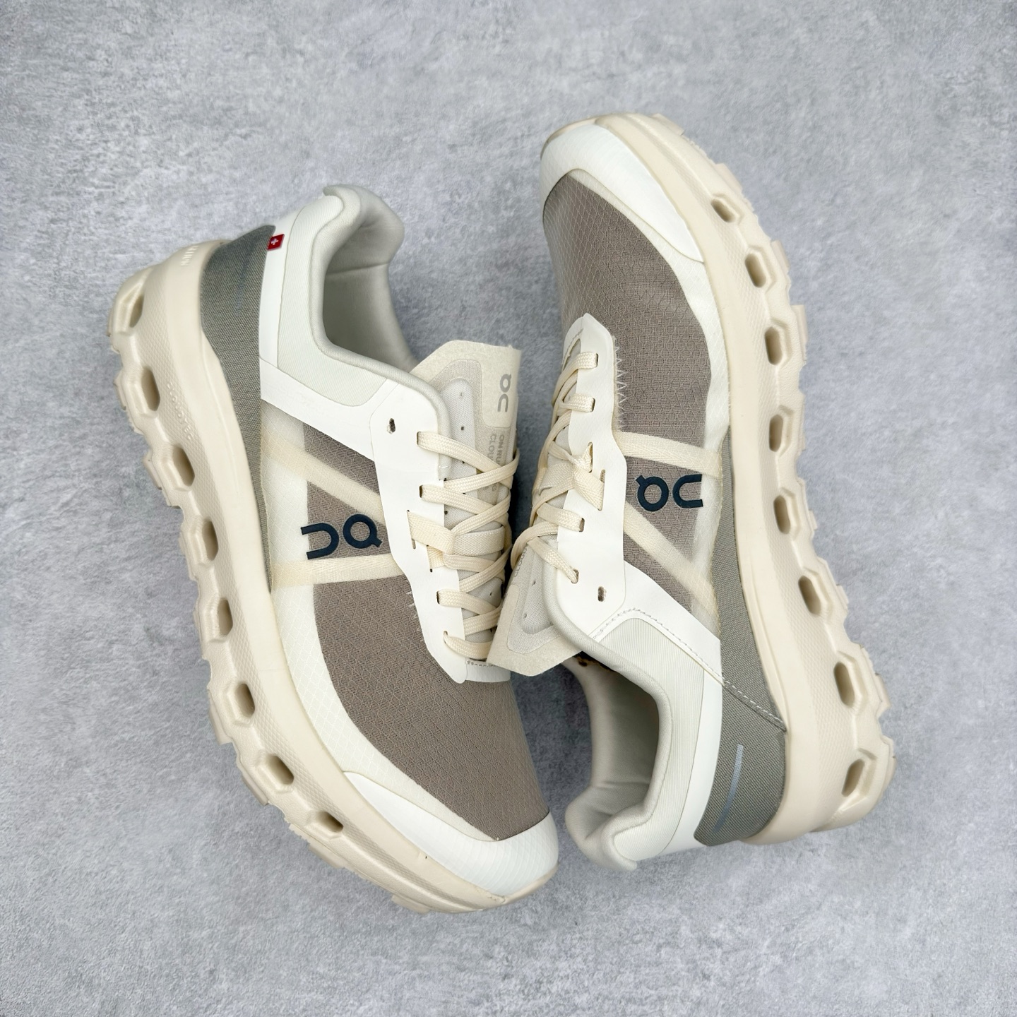 图片[3]-On昂跑 Cloudsurfer Next Wolf Honeydew 柔软舒适防滑耐磨低帮休闲跑步鞋 昂跑运动品牌 开创于2010年 缓震着陆、强效回弹、轻柔质感的设计构思始终是ON研制关键 与此同时基于“为全球提供革新性的跑步感受”信念 陆续推出了多款跑鞋及其以专业运动人体跑步工程学为设计关键的功能性跑步服饰设备 让跑者不费力气地畅快畅跑 尺码：36 36.5 37.5 38 38.5 39 40 40.5 41 42 42.5 43 44 44.5 45-选品中心