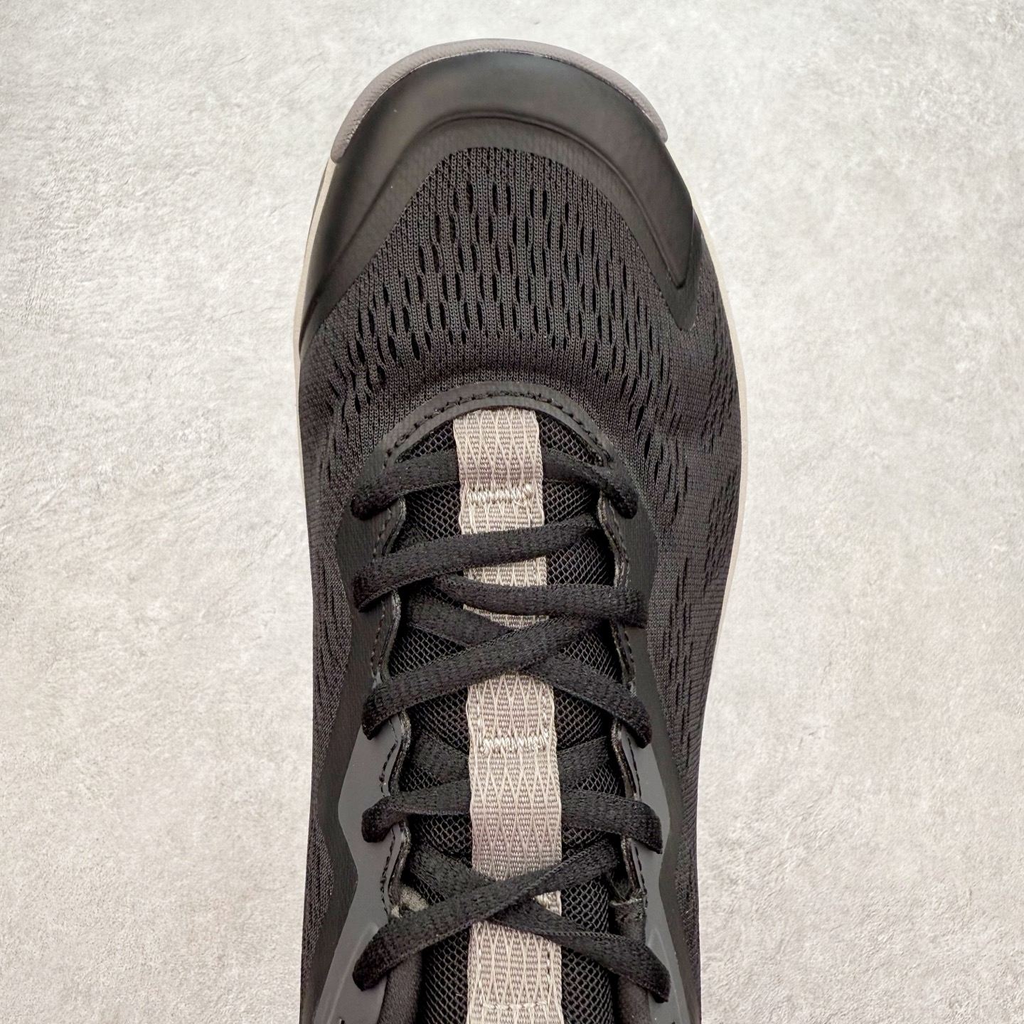 图片[4]-KEEN VERSACORE SPEED 科恩圆头耐磨透气低帮户外舒适登山徒步鞋 KEEN诞生于2003年的美国人气户外品牌，以一双“保护脚趾”且能涉足水域的户外凉鞋NEWPORT诞生为契机，开启原创制鞋之路。KEEN相信，天空之下即是户外，因为户外不一定是极具挑战性的独自冒险，也可以是与朋友、家人和宠物一同分享外面的世界。同时，KEEN从诞生之初便始终贯彻环保制鞋的理念，不断创造出优秀的原创奇履。脚踏实地，致力向善。我们想和世界产生更多交集为世界减少更多负担，和你趣户外、趣做自己、趣环保让地球和生活都变得更美好。尺码：36 36.5 37.5 38 38.5 39 40 40.5 41 42 42.5 43 44 44.5 45-选品中心