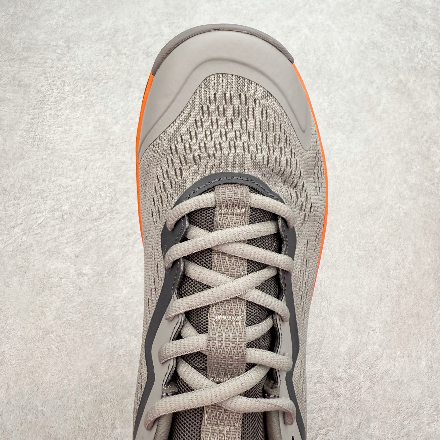 图片[4]-KEEN VERSACORE SPEED 科恩圆头耐磨透气低帮户外舒适登山徒步鞋 KEEN诞生于2003年的美国人气户外品牌，以一双“保护脚趾”且能涉足水域的户外凉鞋NEWPORT诞生为契机，开启原创制鞋之路。KEEN相信，天空之下即是户外，因为户外不一定是极具挑战性的独自冒险，也可以是与朋友、家人和宠物一同分享外面的世界。同时，KEEN从诞生之初便始终贯彻环保制鞋的理念，不断创造出优秀的原创奇履。脚踏实地，致力向善。我们想和世界产生更多交集为世界减少更多负担，和你趣户外、趣做自己、趣环保让地球和生活都变得更美好。尺码：36 36.5 37.5 38 38.5 39 40 40.5 41 42 42.5 43 44 44.5 45-选品中心