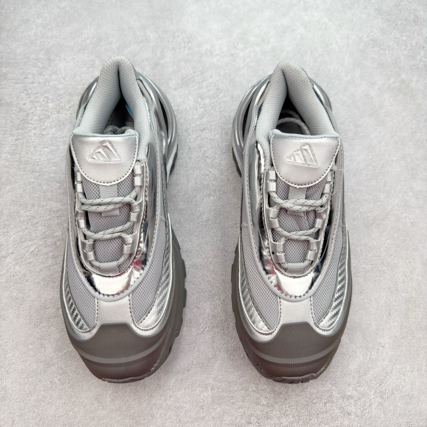 图片[2]-AD Wonder Runner Turbo FOS系列舒适百搭防滑耐磨低帮跑步鞋 厚底增高 机甲旋风老爹鞋外观超酷炫，上脚瞬间时尚感拉满 ADIPRENE+科技的鞋底，走路时软软弹弹，缓震效果一流 鞋面材质透气又舒适，穿一天也不觉得闷。尺码： 36 36⅔ 37⅓ 38 38⅔ 39⅓ 40 40⅔ 41⅓ 42 42⅔ 43⅓ 44 45-选品中心