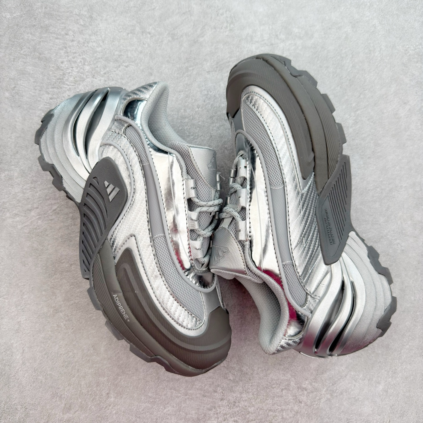 图片[3]-AD Wonder Runner Turbo FOS系列舒适百搭防滑耐磨低帮跑步鞋 厚底增高 机甲旋风老爹鞋外观超酷炫，上脚瞬间时尚感拉满 ADIPRENE+科技的鞋底，走路时软软弹弹，缓震效果一流 鞋面材质透气又舒适，穿一天也不觉得闷。尺码： 36 36⅔ 37⅓ 38 38⅔ 39⅓ 40 40⅔ 41⅓ 42 42⅔ 43⅓ 44 45-选品中心