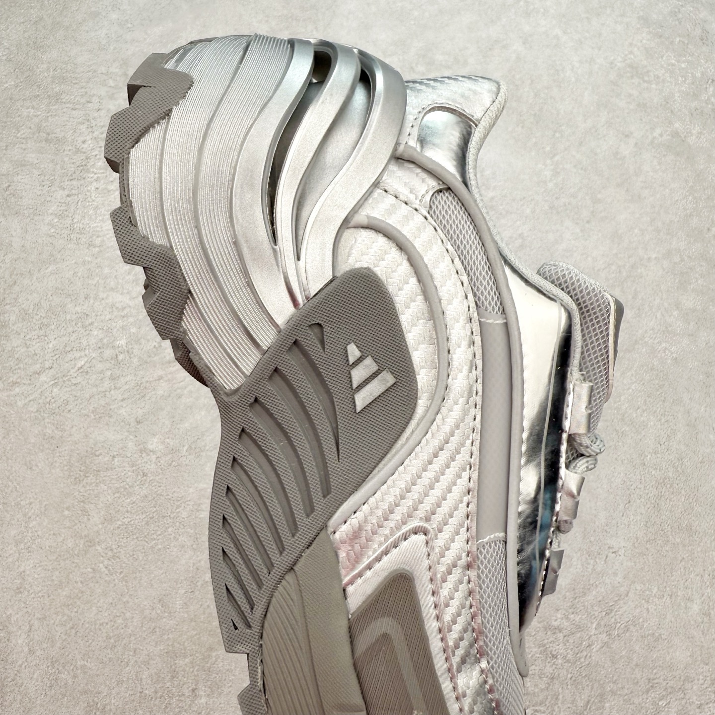 图片[6]-AD Wonder Runner Turbo FOS系列舒适百搭防滑耐磨低帮跑步鞋 厚底增高 机甲旋风老爹鞋外观超酷炫，上脚瞬间时尚感拉满 ADIPRENE+科技的鞋底，走路时软软弹弹，缓震效果一流 鞋面材质透气又舒适，穿一天也不觉得闷。尺码： 36 36⅔ 37⅓ 38 38⅔ 39⅓ 40 40⅔ 41⅓ 42 42⅔ 43⅓ 44 45-选品中心