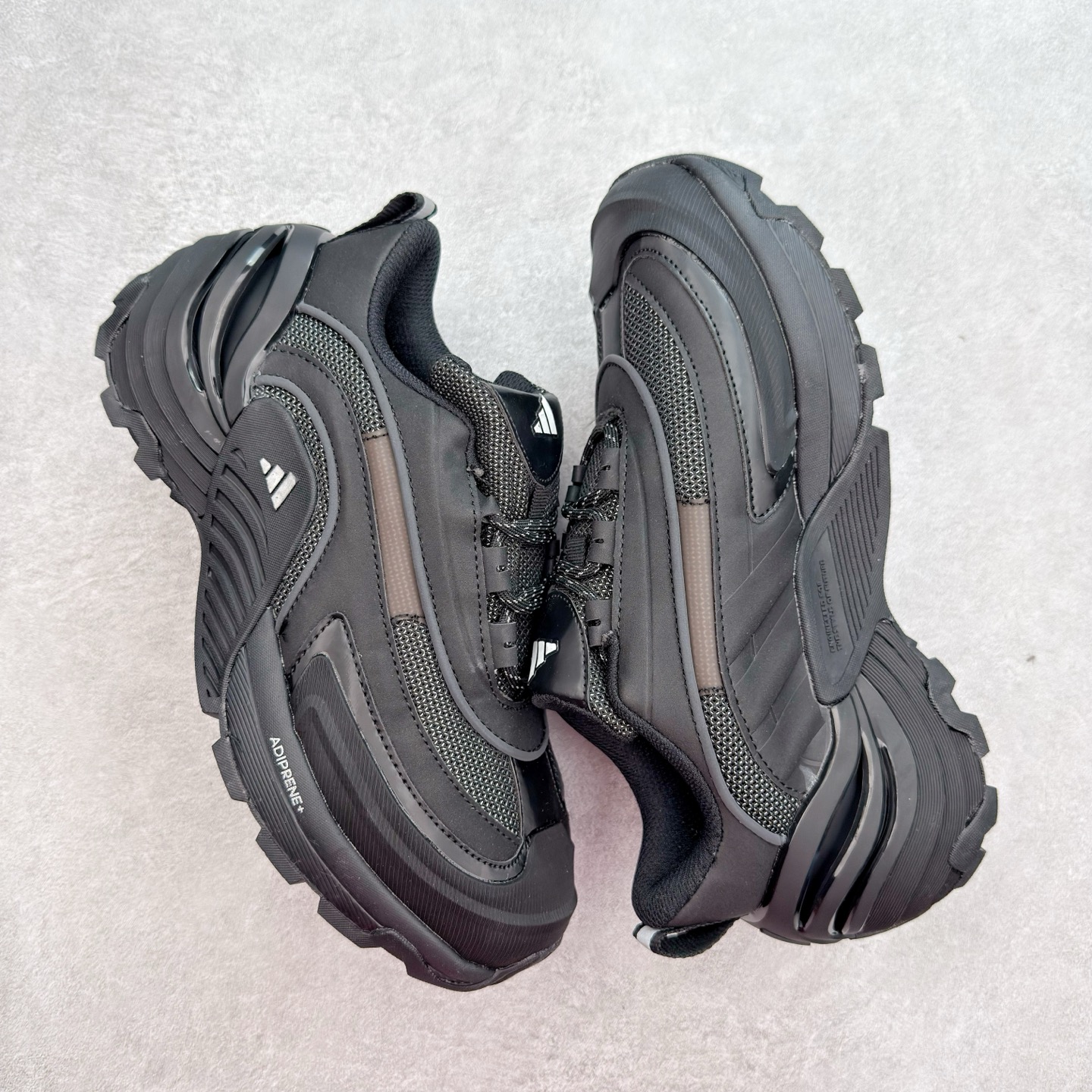 图片[3]-AD Wonder Runner Turbo FOS系列舒适百搭防滑耐磨低帮跑步鞋 厚底增高 机甲旋风老爹鞋外观超酷炫，上脚瞬间时尚感拉满 ADIPRENE+科技的鞋底，走路时软软弹弹，缓震效果一流 鞋面材质透气又舒适，穿一天也不觉得闷。尺码： 36 36⅔ 37⅓ 38 38⅔ 39⅓ 40 40⅔ 41⅓ 42 42⅔ 43⅓ 44 45-选品中心