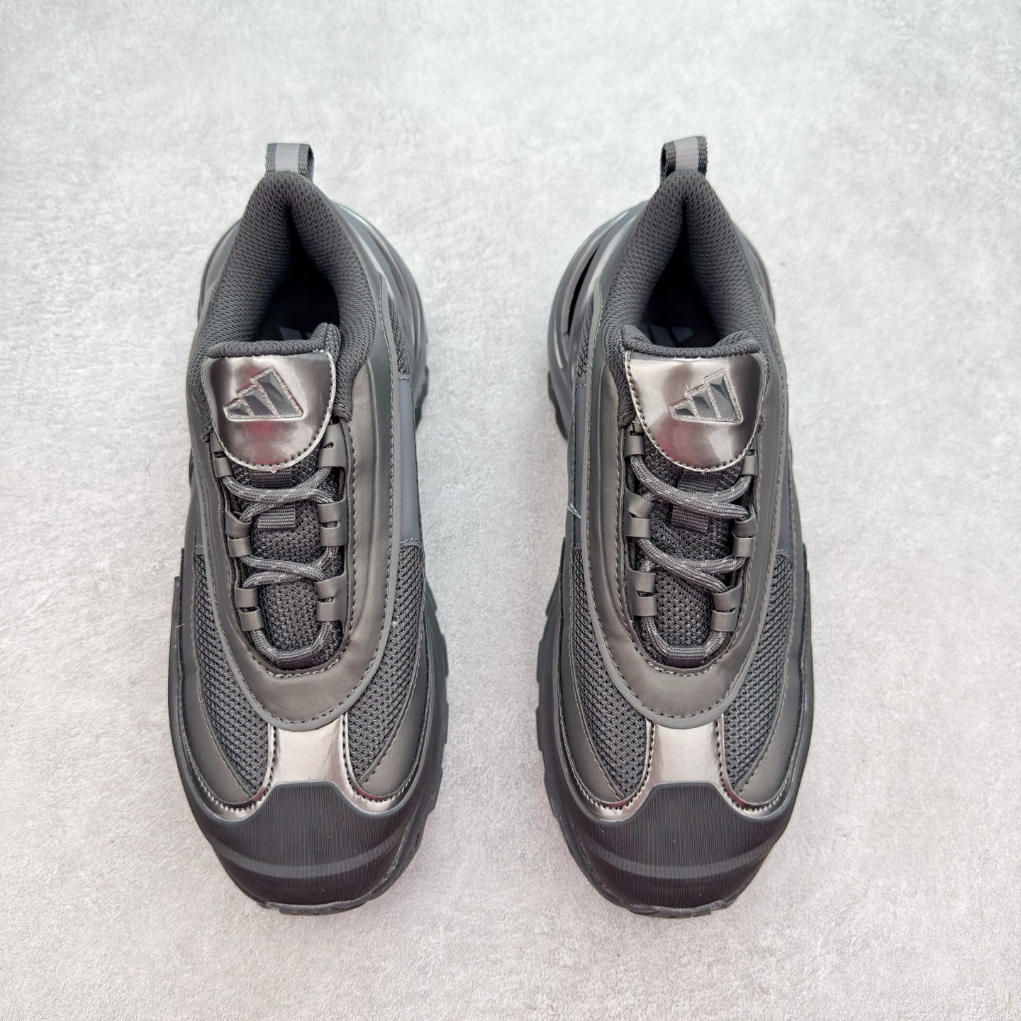 图片[2]-AD Wonder Runner Turbo FOS系列舒适百搭防滑耐磨低帮跑步鞋 厚底增高 机甲旋风老爹鞋外观超酷炫，上脚瞬间时尚感拉满 ADIPRENE+科技的鞋底，走路时软软弹弹，缓震效果一流 鞋面材质透气又舒适，穿一天也不觉得闷。尺码： 36 36⅔ 37⅓ 38 38⅔ 39⅓ 40 40⅔ 41⅓ 42 42⅔ 43⅓ 44 45-选品中心