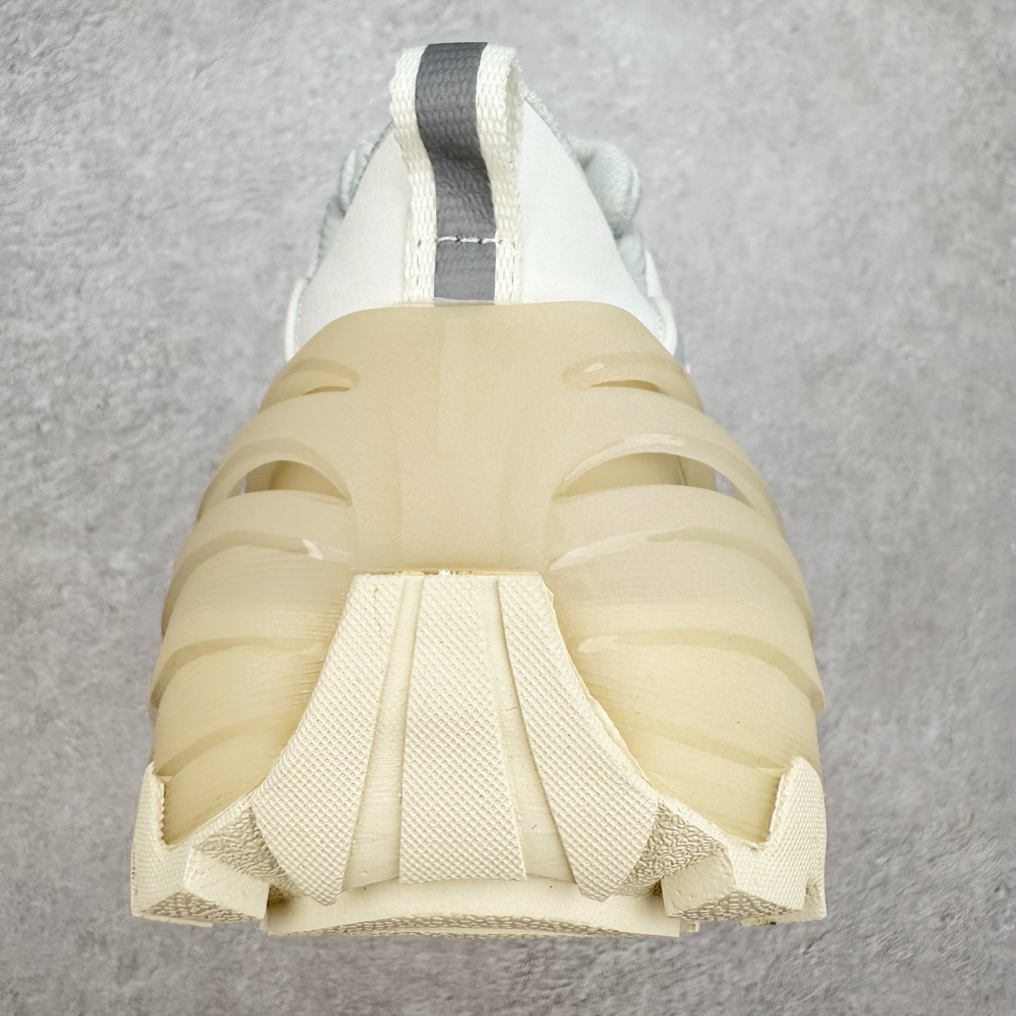 图片[8]-AD Wonder Runner Turbo FOS系列舒适百搭防滑耐磨低帮跑步鞋 厚底增高 机甲旋风老爹鞋外观超酷炫，上脚瞬间时尚感拉满 ADIPRENE+科技的鞋底，走路时软软弹弹，缓震效果一流 鞋面材质透气又舒适，穿一天也不觉得闷。尺码： 36 36⅔ 37⅓ 38 38⅔ 39⅓ 40 40⅔ 41⅓ 42 42⅔ 43⅓ 44 45-选品中心