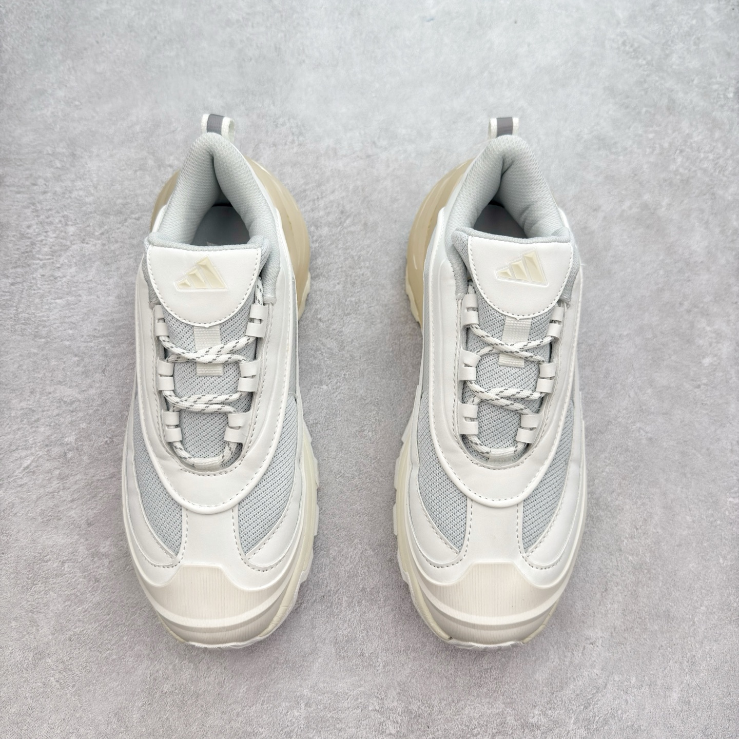 图片[2]-AD Wonder Runner Turbo FOS系列舒适百搭防滑耐磨低帮跑步鞋 厚底增高 机甲旋风老爹鞋外观超酷炫，上脚瞬间时尚感拉满 ADIPRENE+科技的鞋底，走路时软软弹弹，缓震效果一流 鞋面材质透气又舒适，穿一天也不觉得闷。尺码： 36 36⅔ 37⅓ 38 38⅔ 39⅓ 40 40⅔ 41⅓ 42 42⅔ 43⅓ 44 45-选品中心