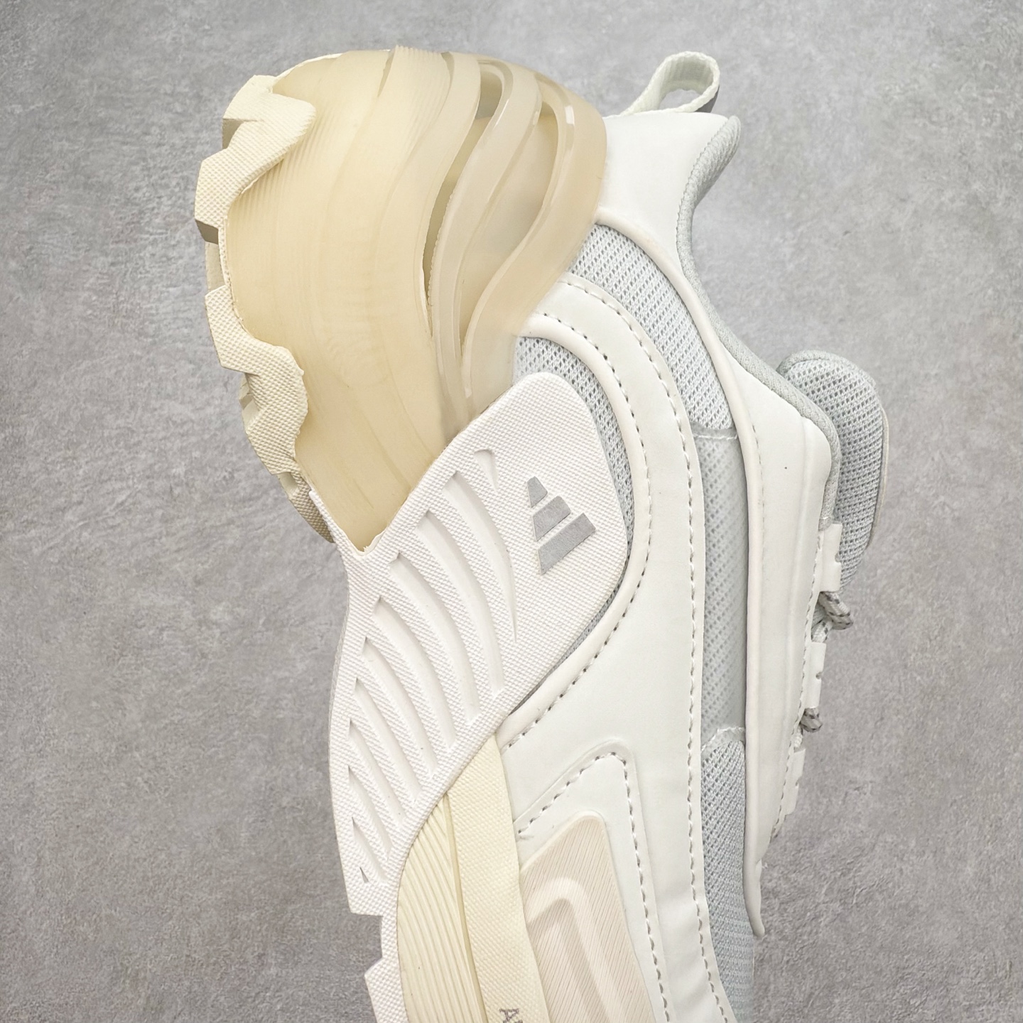 图片[6]-AD Wonder Runner Turbo FOS系列舒适百搭防滑耐磨低帮跑步鞋 厚底增高 机甲旋风老爹鞋外观超酷炫，上脚瞬间时尚感拉满 ADIPRENE+科技的鞋底，走路时软软弹弹，缓震效果一流 鞋面材质透气又舒适，穿一天也不觉得闷。尺码： 36 36⅔ 37⅓ 38 38⅔ 39⅓ 40 40⅔ 41⅓ 42 42⅔ 43⅓ 44 45-选品中心