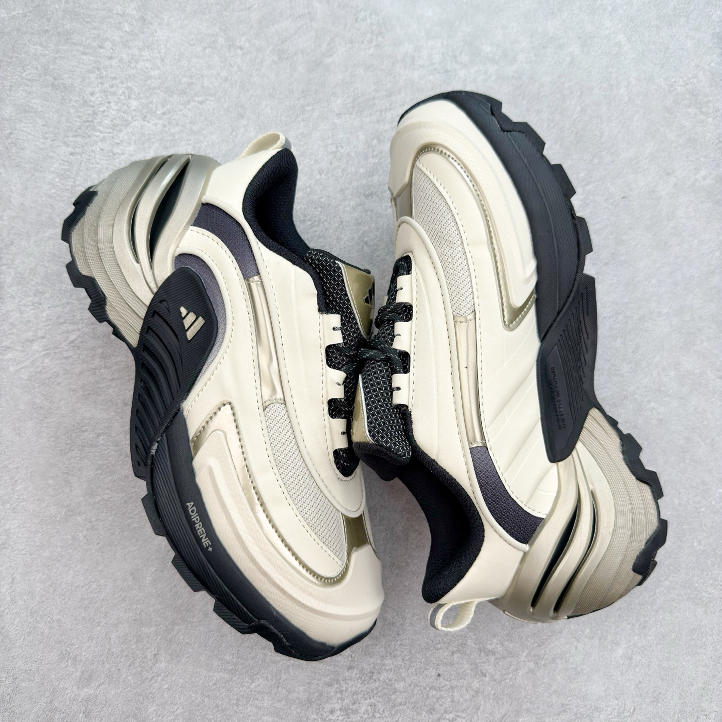 图片[3]-AD Wonder Runner Turbo FOS系列舒适百搭防滑耐磨低帮跑步鞋 厚底增高 机甲旋风老爹鞋外观超酷炫，上脚瞬间时尚感拉满 ADIPRENE+科技的鞋底，走路时软软弹弹，缓震效果一流 鞋面材质透气又舒适，穿一天也不觉得闷。尺码： 36 36⅔ 37⅓ 38 38⅔ 39⅓ 40 40⅔ 41⅓ 42 42⅔ 43⅓ 44 45-选品中心