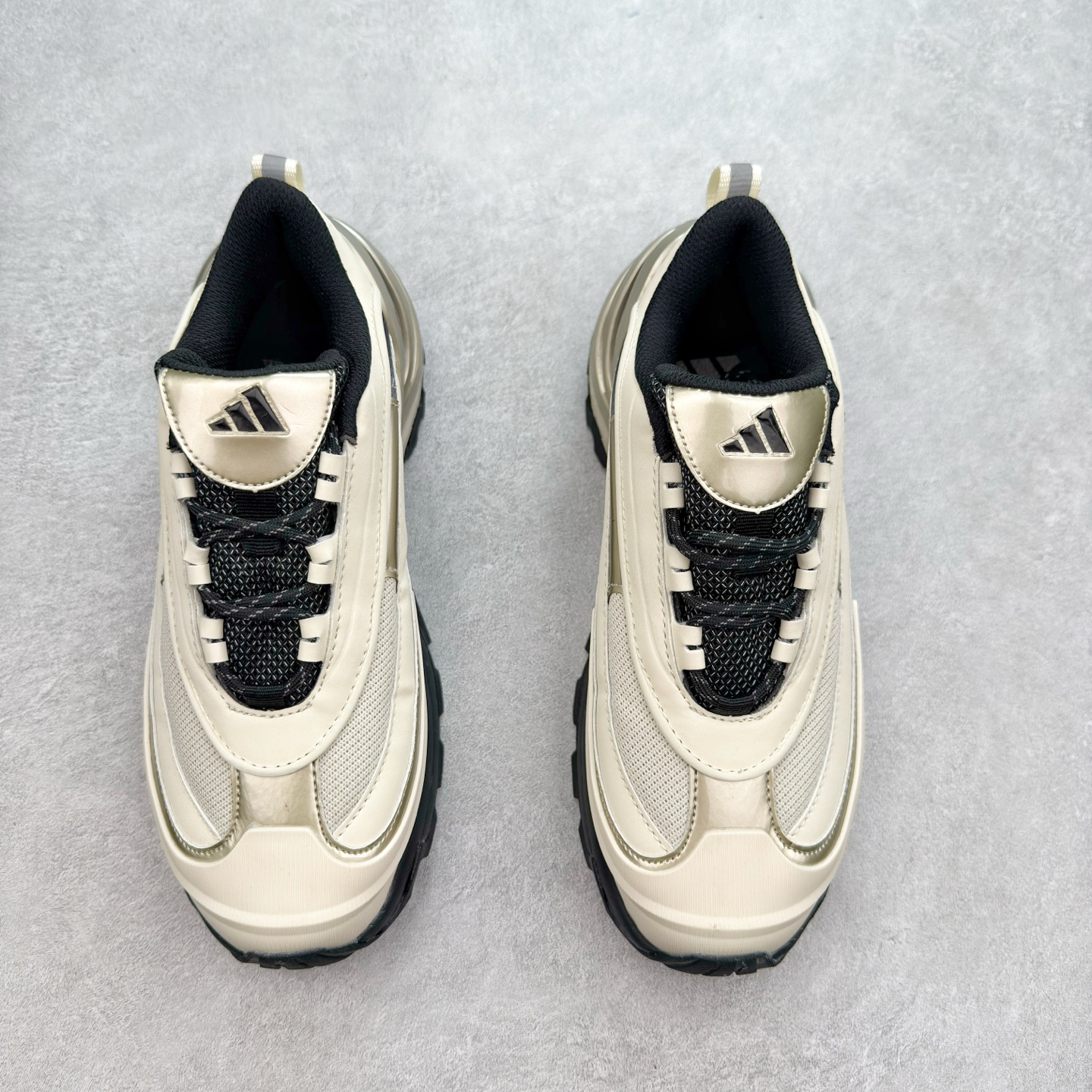 图片[2]-AD Wonder Runner Turbo FOS系列舒适百搭防滑耐磨低帮跑步鞋 厚底增高 机甲旋风老爹鞋外观超酷炫，上脚瞬间时尚感拉满 ADIPRENE+科技的鞋底，走路时软软弹弹，缓震效果一流 鞋面材质透气又舒适，穿一天也不觉得闷。尺码： 36 36⅔ 37⅓ 38 38⅔ 39⅓ 40 40⅔ 41⅓ 42 42⅔ 43⅓ 44 45-选品中心