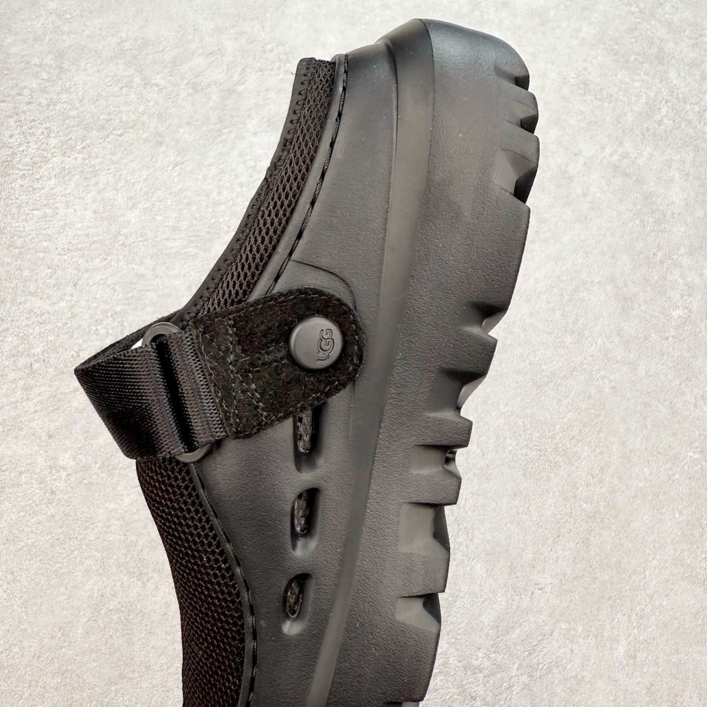 图片[7]-＃SP原厂 UGG 5188 Tasman Lug 绒面革圆头轻盈低帮生活休闲鞋凉鞋 全鞋采用ZP同厂 隆丰A级澳洲进口羊皮毛一体 品牌代工厂生产线 完全遵循ZP工艺流程 代工厂原厂版师 秉承无原鞋不开发选择 注重每一处细节 市面最正版型 TREADLITE\\\”轻翼\\\”科技外底 轻便/耐用/柔韧/桩型【售后郑重承诺】一个月内若出现重大脱胶/断底等质量问题 直接为您换新！尺码：35 36 37 38 39 40-选品中心