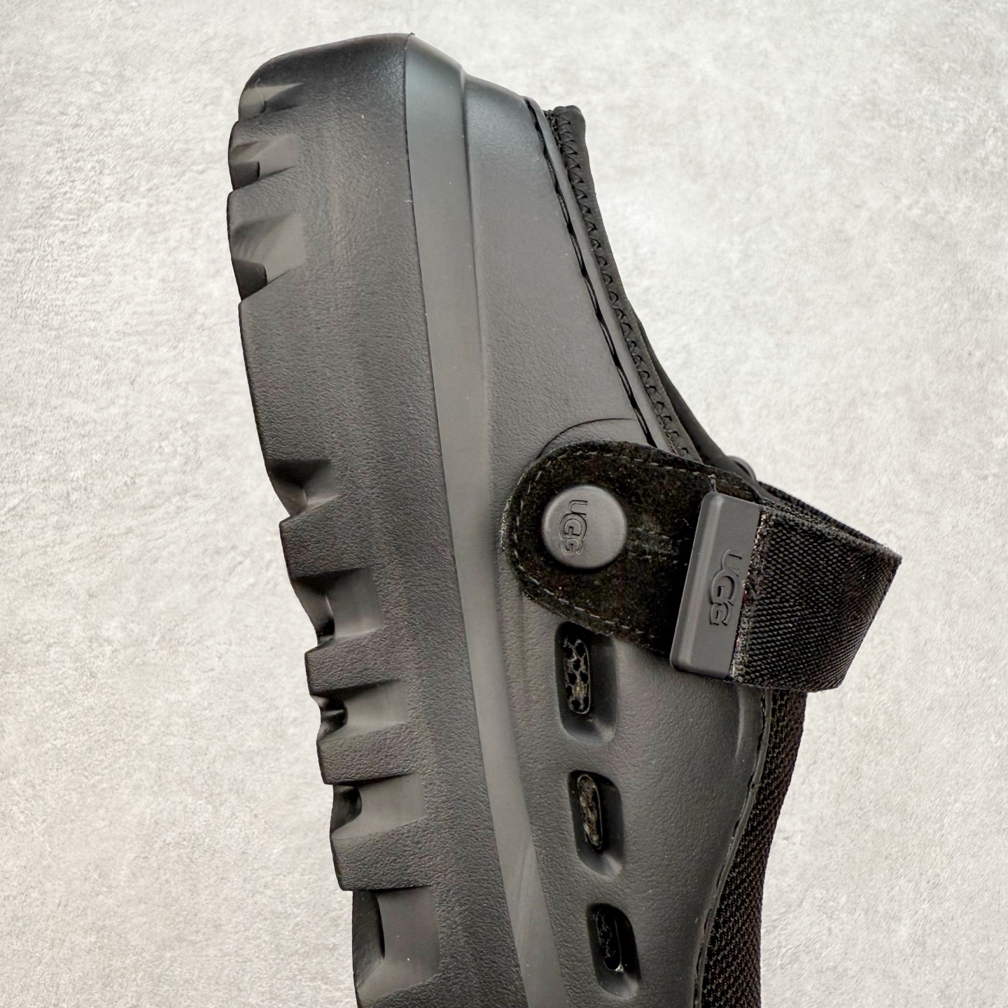 图片[6]-＃SP原厂 UGG 5188 Tasman Lug 绒面革圆头轻盈低帮生活休闲鞋凉鞋 全鞋采用ZP同厂 隆丰A级澳洲进口羊皮毛一体 品牌代工厂生产线 完全遵循ZP工艺流程 代工厂原厂版师 秉承无原鞋不开发选择 注重每一处细节 市面最正版型 TREADLITE\\\”轻翼\\\”科技外底 轻便/耐用/柔韧/桩型【售后郑重承诺】一个月内若出现重大脱胶/断底等质量问题 直接为您换新！尺码：35 36 37 38 39 40-选品中心