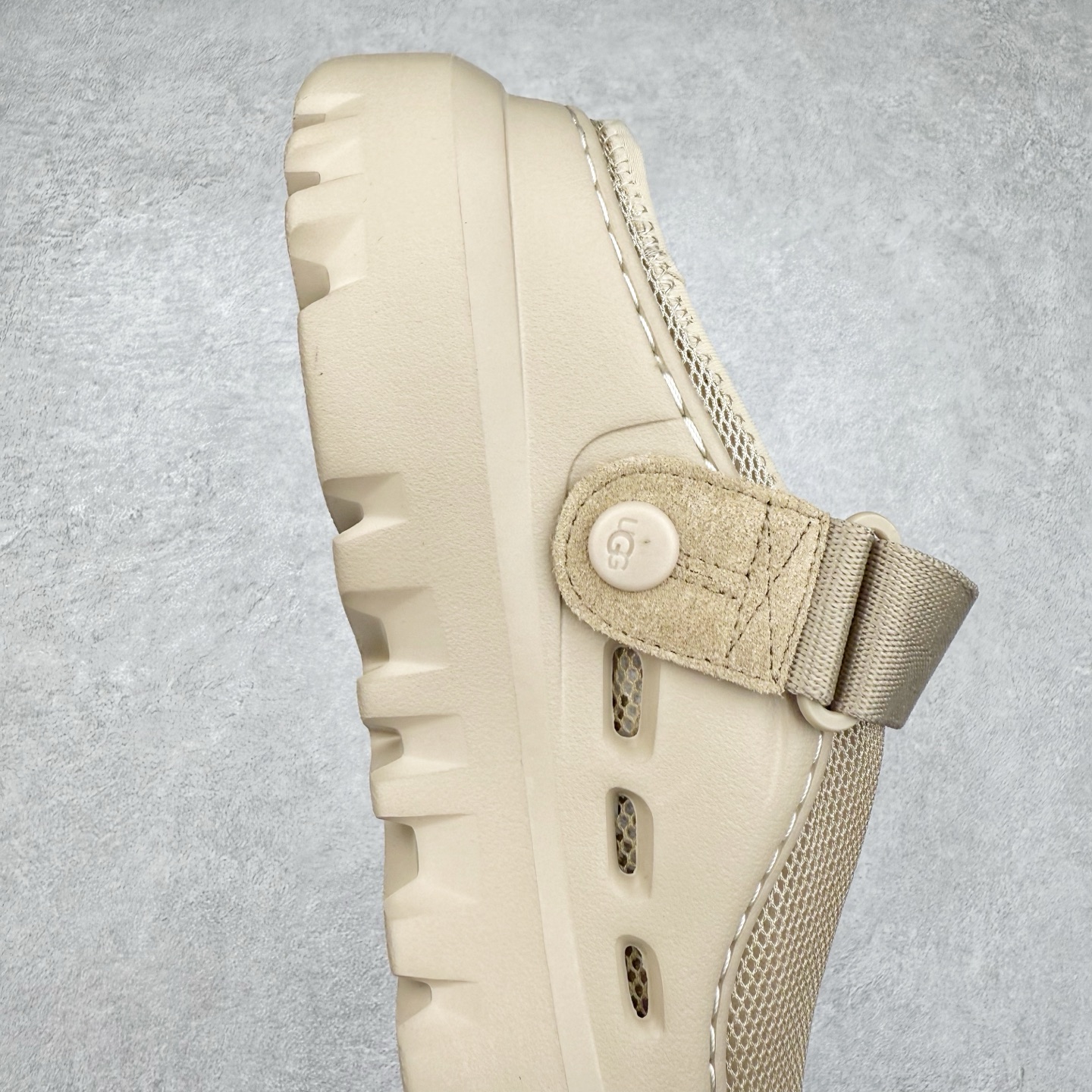 图片[6]-＃SP原厂 UGG 5188 Tasman Lug 绒面革圆头轻盈低帮生活休闲鞋凉鞋 全鞋采用ZP同厂 隆丰A级澳洲进口羊皮毛一体 品牌代工厂生产线 完全遵循ZP工艺流程 代工厂原厂版师 秉承无原鞋不开发选择 注重每一处细节 市面最正版型 TREADLITE\\\”轻翼\\\”科技外底 轻便/耐用/柔韧/桩型【售后郑重承诺】一个月内若出现重大脱胶/断底等质量问题 直接为您换新！尺码：35 36 37 38 39 40-选品中心