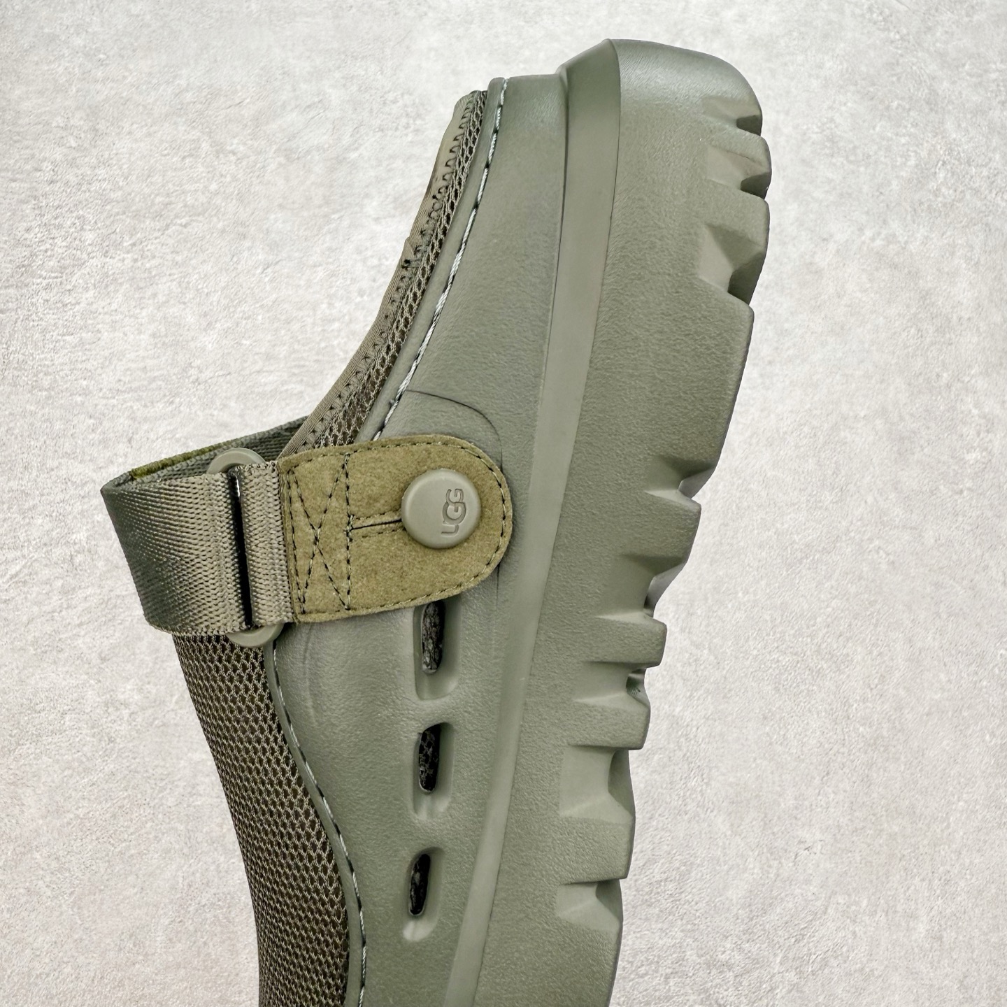 图片[7]-＃SP原厂 UGG 5188 Tasman Lug 绒面革圆头轻盈低帮生活休闲鞋凉鞋 全鞋采用ZP同厂 隆丰A级澳洲进口羊皮毛一体 品牌代工厂生产线 完全遵循ZP工艺流程 代工厂原厂版师 秉承无原鞋不开发选择 注重每一处细节 市面最正版型 TREADLITE\\\”轻翼\\\”科技外底 轻便/耐用/柔韧/桩型【售后郑重承诺】一个月内若出现重大脱胶/断底等质量问题 直接为您换新！尺码：35 36 37 38 39 40-选品中心