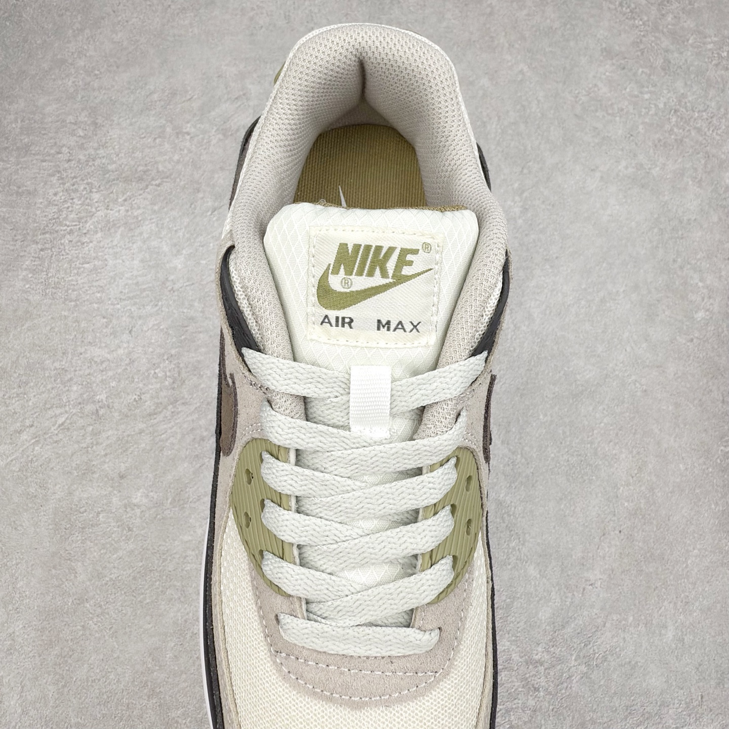 图片[5]-＃MX版 NK Air MAX 90 气垫复古减震跑步鞋 DM0029-011 经典重温 独家陆续补货 外单专供大厂出品 品质稳定 一百余色 终端操作 Air Max 90于1990年推出 来自Air Max系列 在Air Max 1的基础上改进而得 增加了气垫面积 外型上也更为流线 最特別的就是加入了菱纹塑胶嵌板 为Air Max 90增添了许多潮流气息 皮革鞋面 造就出色耐穿性和支撑力 Max Air缓震配置搭配泡棉中底 令Air Max 90轻盈而舒适 华夫格橡胶外底 铸就Air Max 90非凡的抓地力 而Air Max 90不仅是一双跑鞋 它成功跨越了时间的演进 成为了球鞋文化与潮流圈中最熟为人知的鞋款之一 尺码：36 36.5 37.5 38 38.5 39 40 40.5 41 42 42.5 43 44 44.5 45-选品中心