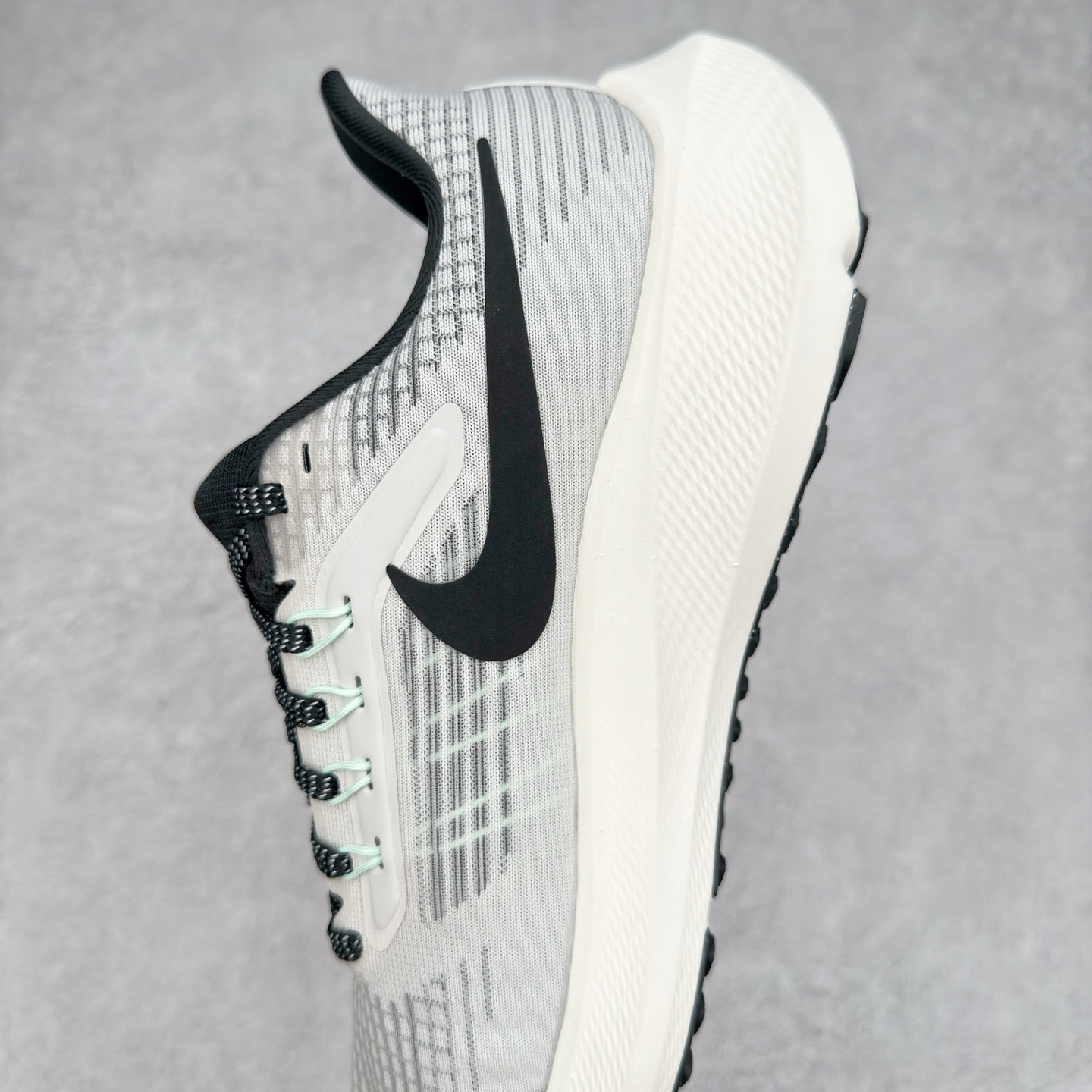 图片[7]-＃TG纯原 NK Zoom Pegasus 飞马39代马拉松系列网面透气缓震疾速跑鞋 独家渠道 市面未流通批次 奥莱直播间499 599一样的东西 碾压市面现存所有版本 公司一样的东西 超值回馈 帮你省钱 拥有 Zoom Air 一如既往的稳定感和流畅感 鞋面采用工程网眼设计 为特定高热区域营造出色透气性 进一步增加鞋面的穿孔数量 让足部能够快速散热 中足搭配 Flywire 飞线 在高速运动时营造舒适稳定的贴合感 内置Zoon气垫加持 动力十足 尺码：36 36.5 37.5 38 38.5 39 40 40.5 41 42 42.5 43 44 44.5 45-选品中心