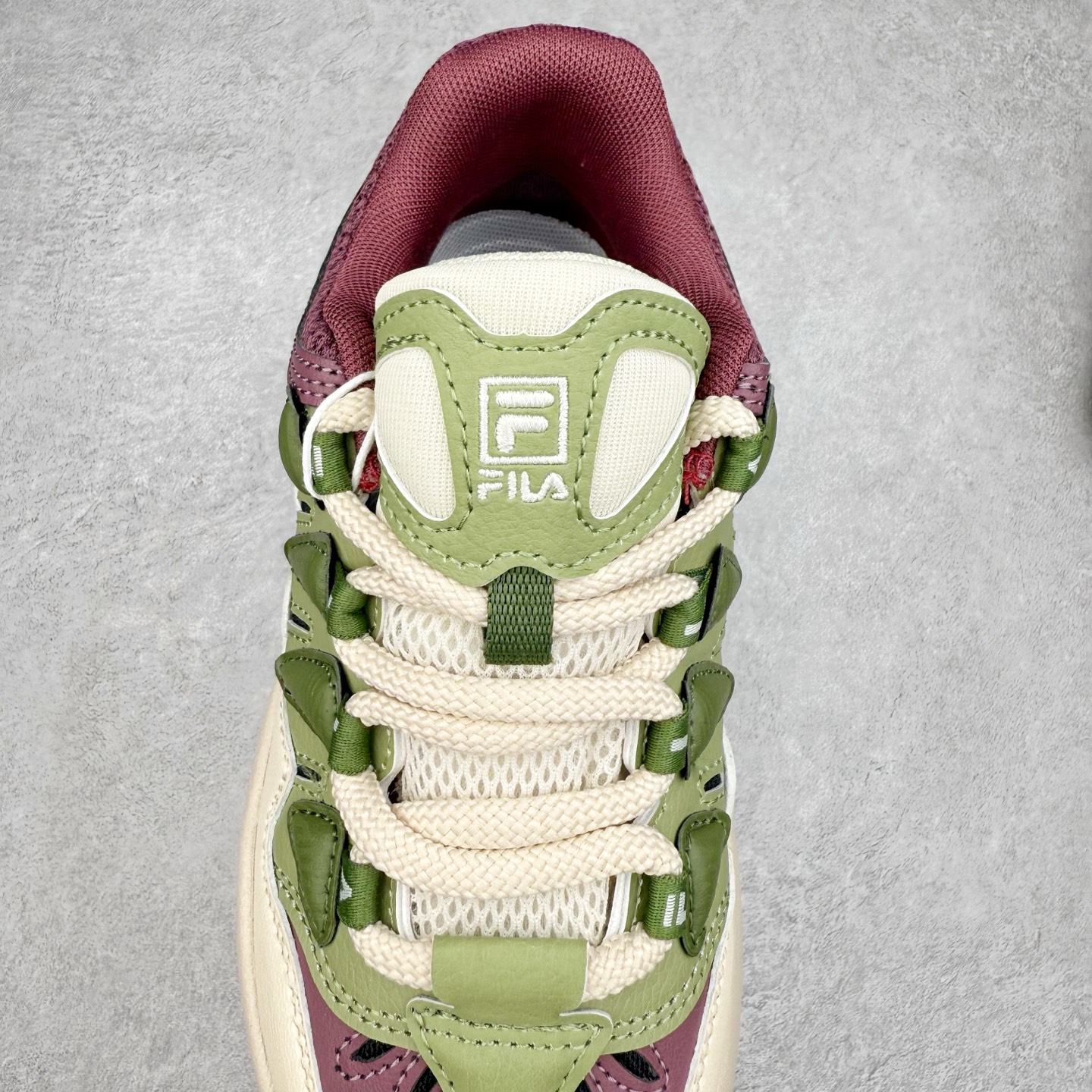 图片[5]-FILA CARROT 2 斐乐萝卜鞋2.0 经典百搭休闲 防滑减震耐磨低帮板鞋 传承了 FILA 的百年基因，融入年轻运动及潮流文化，成为引领变革、创新突破的一代。以“1+N” 的跨界合作模式重现经典的同时创造经典。带来最出其不意的跨界合作惊喜。同时，FILAFUSION把FILA 的 DNA 融入到定制体验里，你可以随心制造厲于你的产品。FILA FUSION 的鞋家族涵盖了老爹鞋、跑步鞋、网球鞋、季节款。风格复古新潮，满足了时尚人士出行及各类运动的搭配需求，成为当下年轻人筷拥的鞋类品牌之一。FILA FUSION 走进年轻人的世界，通过年轻人运动，街舞，滑板，篮球，展现 FILA FUSION 的潮流态度和年轻文化。FILA FUSION 认为末来属于引领变革、创新突破的年轻一代，让我们一起构成 FILA 未来的蓝图吧！尺码：35.5 36 36.5 37.5 38 38.5 39 40-选品中心