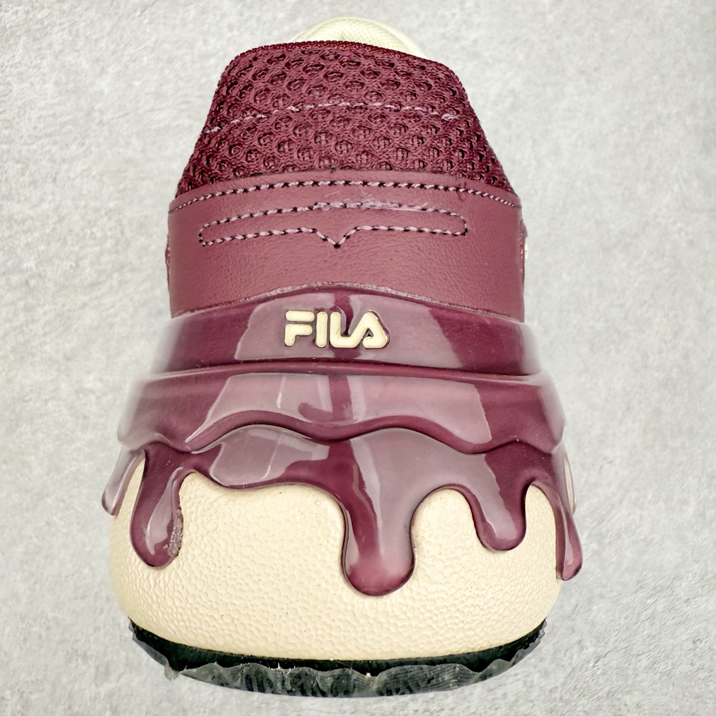 图片[8]-FILA CARROT 2 斐乐萝卜鞋2.0 经典百搭休闲 防滑减震耐磨低帮板鞋 传承了 FILA 的百年基因，融入年轻运动及潮流文化，成为引领变革、创新突破的一代。以“1+N” 的跨界合作模式重现经典的同时创造经典。带来最出其不意的跨界合作惊喜。同时，FILAFUSION把FILA 的 DNA 融入到定制体验里，你可以随心制造厲于你的产品。FILA FUSION 的鞋家族涵盖了老爹鞋、跑步鞋、网球鞋、季节款。风格复古新潮，满足了时尚人士出行及各类运动的搭配需求，成为当下年轻人筷拥的鞋类品牌之一。FILA FUSION 走进年轻人的世界，通过年轻人运动，街舞，滑板，篮球，展现 FILA FUSION 的潮流态度和年轻文化。FILA FUSION 认为末来属于引领变革、创新突破的年轻一代，让我们一起构成 FILA 未来的蓝图吧！尺码：35.5 36 36.5 37.5 38 38.5 39 40-选品中心