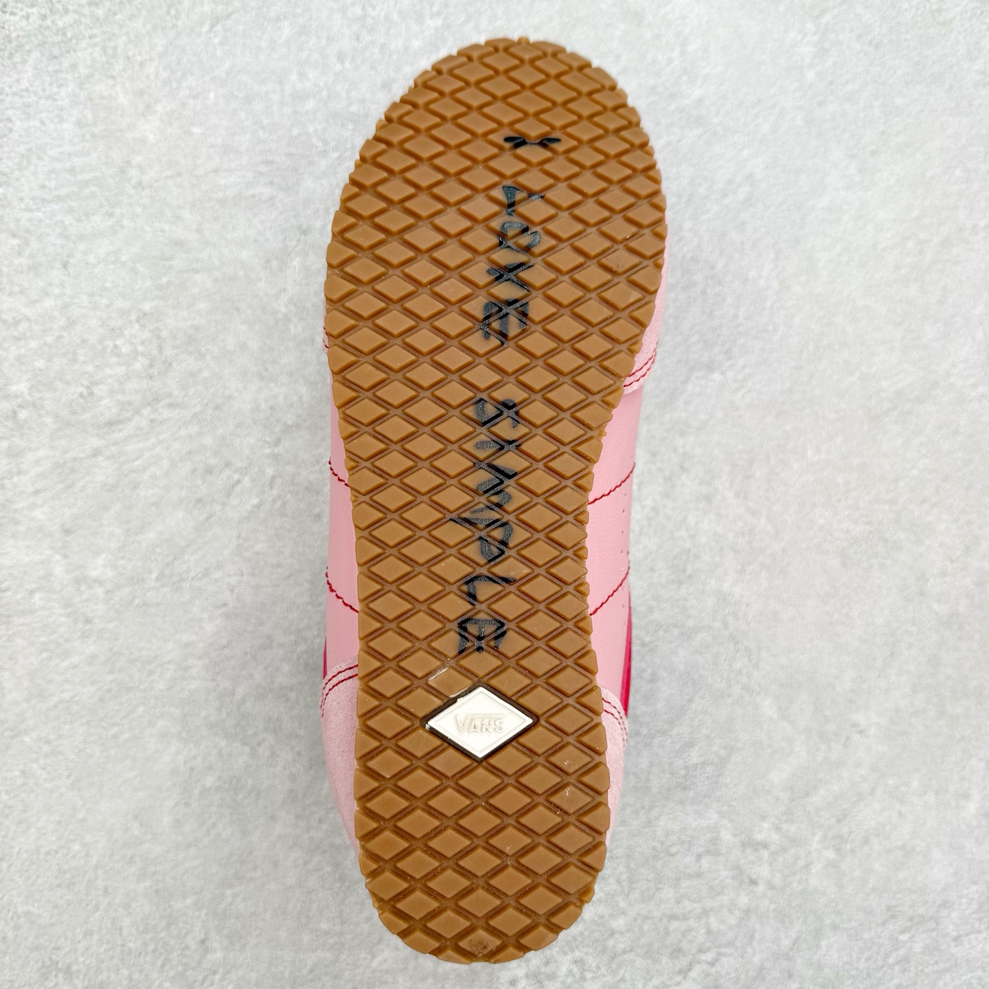 图片[9]-RIROO x Vans Super LowPro 艺术家联名 复古薄底德训鞋 鞋面采用元气明亮粉色 后跟搭配手绘插画 鞋底宣言“I love simple cuz I am complicated” 处处都是细节巧思 诚意满满 货号：VN000D83FFP 尺码：35 36 36.5 37 38 38.5 39 40-选品中心