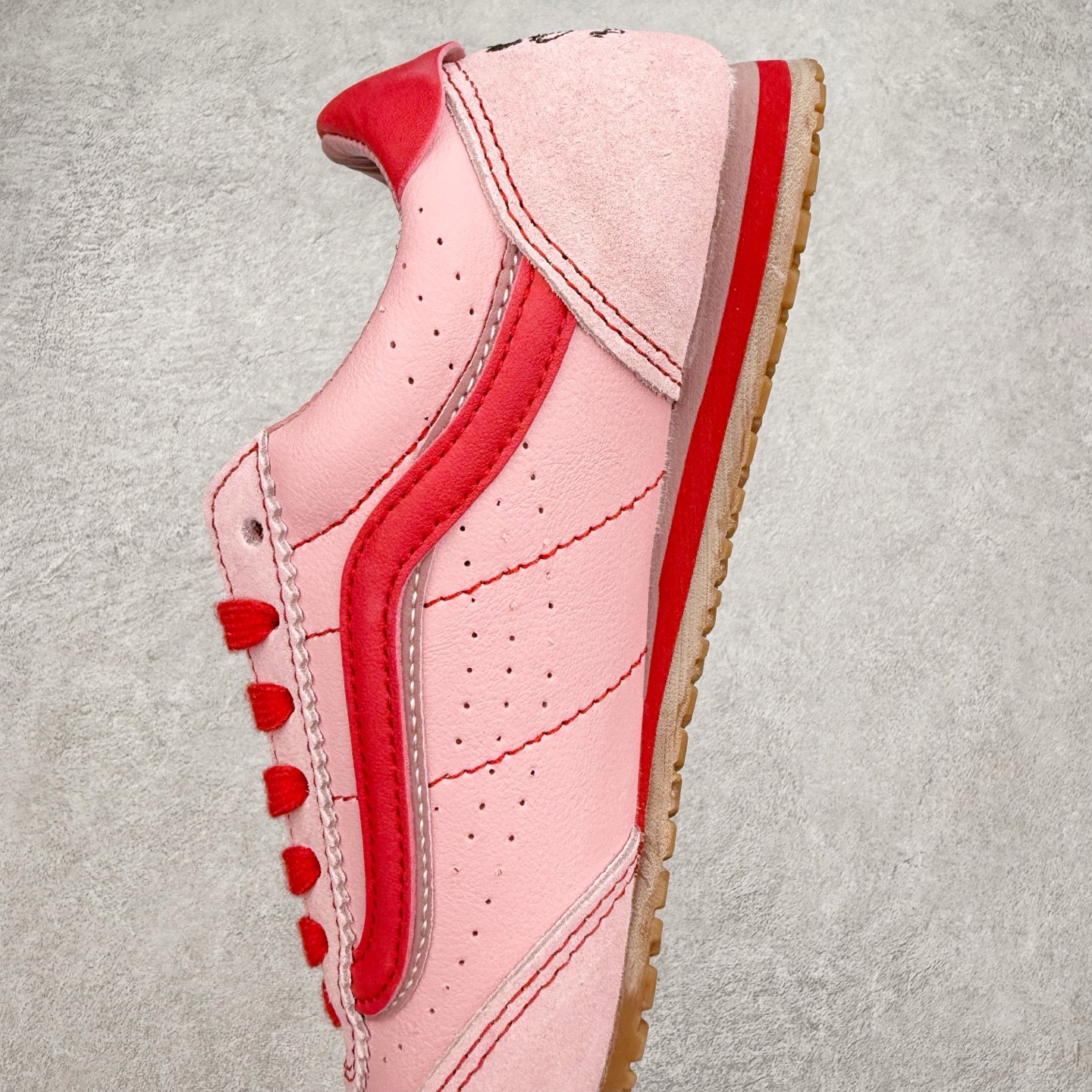 图片[7]-RIROO x Vans Super LowPro 艺术家联名 复古薄底德训鞋 鞋面采用元气明亮粉色 后跟搭配手绘插画 鞋底宣言“I love simple cuz I am complicated” 处处都是细节巧思 诚意满满 货号：VN000D83FFP 尺码：35 36 36.5 37 38 38.5 39 40-选品中心