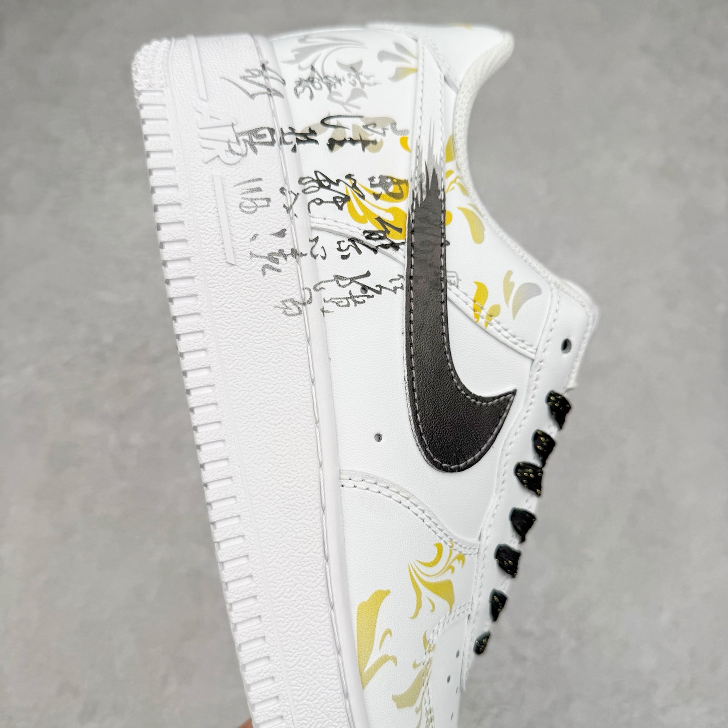 图片[6]-NK Air Force 1´07 Low 空军一号低帮百搭休闲运动板鞋 ZH0316-082 柔软、弹性十足的缓震性能和出色的中底设计 横跨复古与现代的外型结合 造就出风靡全球 三十多年的Force 1 直到今天还深受青睐 实拍调校N版已经零色差零失真 百分百还原实物色彩所见即所得 不存在货不对板色差等低级问题 选购参考实物拍摄 不混卖不参货 只用心做好货严格选品 承诺混一赔十 尺码：36 36.5 37.5 38 38.5 39 40 40.5 41 42 42.5 43 44 44.5 45-选品中心