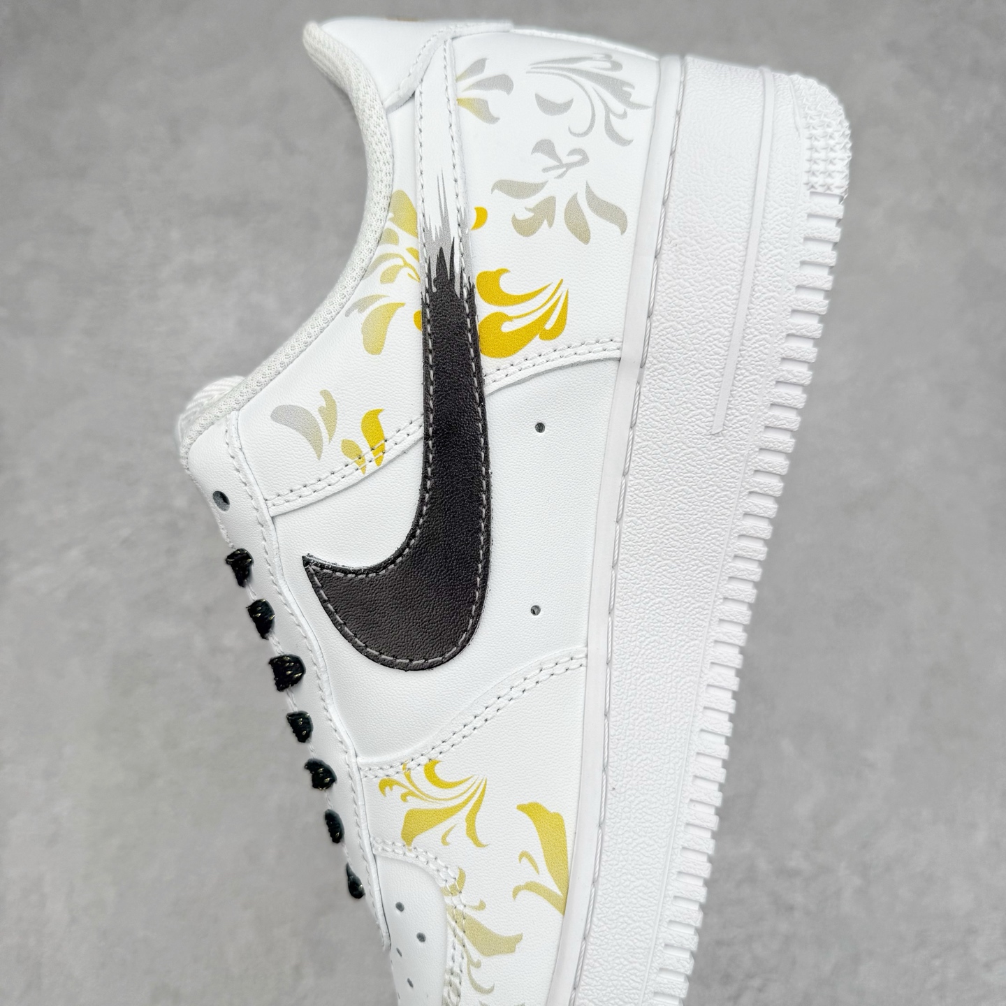 图片[7]-NK Air Force 1´07 Low 空军一号低帮百搭休闲运动板鞋 ZH0316-082 柔软、弹性十足的缓震性能和出色的中底设计 横跨复古与现代的外型结合 造就出风靡全球 三十多年的Force 1 直到今天还深受青睐 实拍调校N版已经零色差零失真 百分百还原实物色彩所见即所得 不存在货不对板色差等低级问题 选购参考实物拍摄 不混卖不参货 只用心做好货严格选品 承诺混一赔十 尺码：36 36.5 37.5 38 38.5 39 40 40.5 41 42 42.5 43 44 44.5 45-选品中心