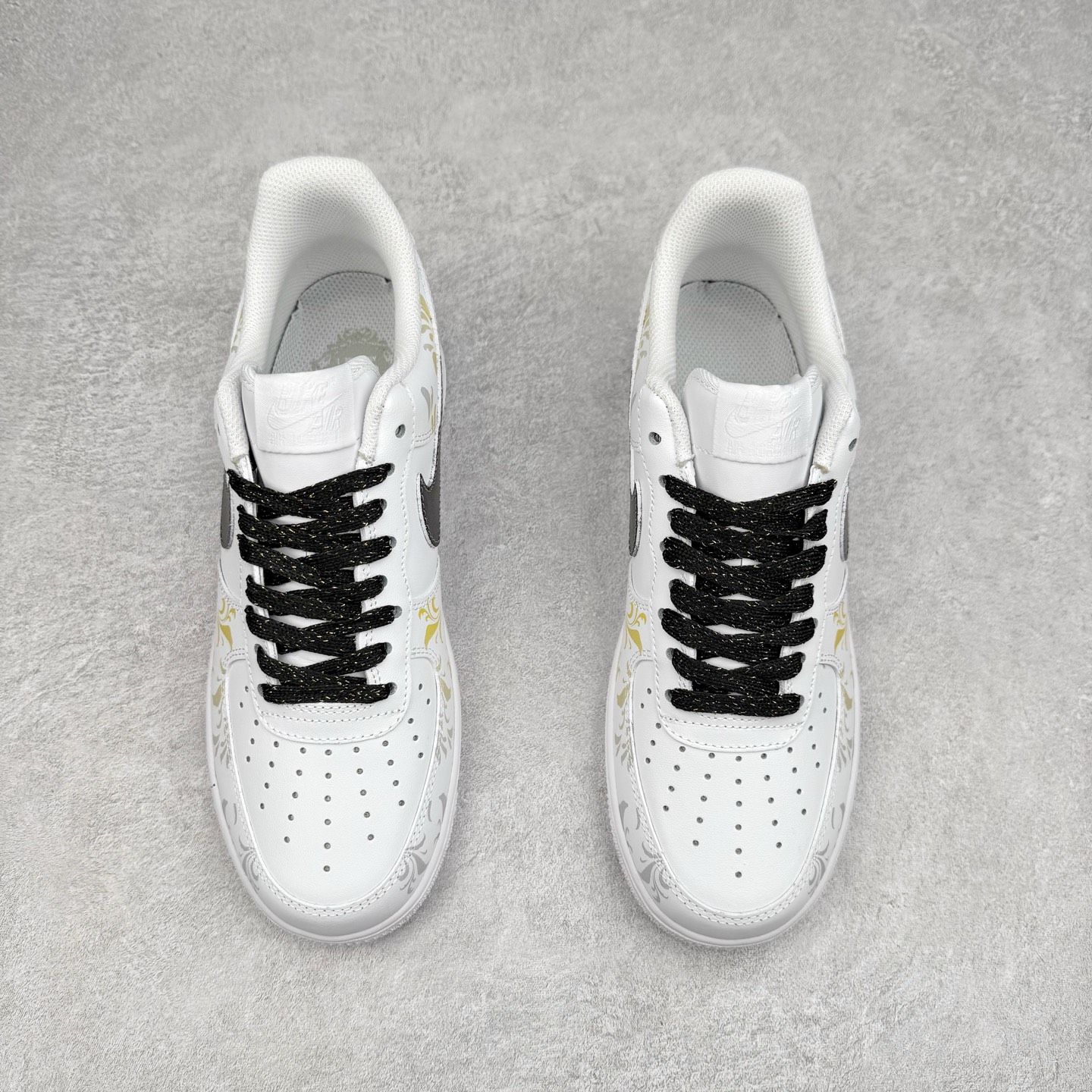 图片[2]-NK Air Force 1´07 Low 空军一号低帮百搭休闲运动板鞋 ZH0316-082 柔软、弹性十足的缓震性能和出色的中底设计 横跨复古与现代的外型结合 造就出风靡全球 三十多年的Force 1 直到今天还深受青睐 实拍调校N版已经零色差零失真 百分百还原实物色彩所见即所得 不存在货不对板色差等低级问题 选购参考实物拍摄 不混卖不参货 只用心做好货严格选品 承诺混一赔十 尺码：36 36.5 37.5 38 38.5 39 40 40.5 41 42 42.5 43 44 44.5 45-选品中心