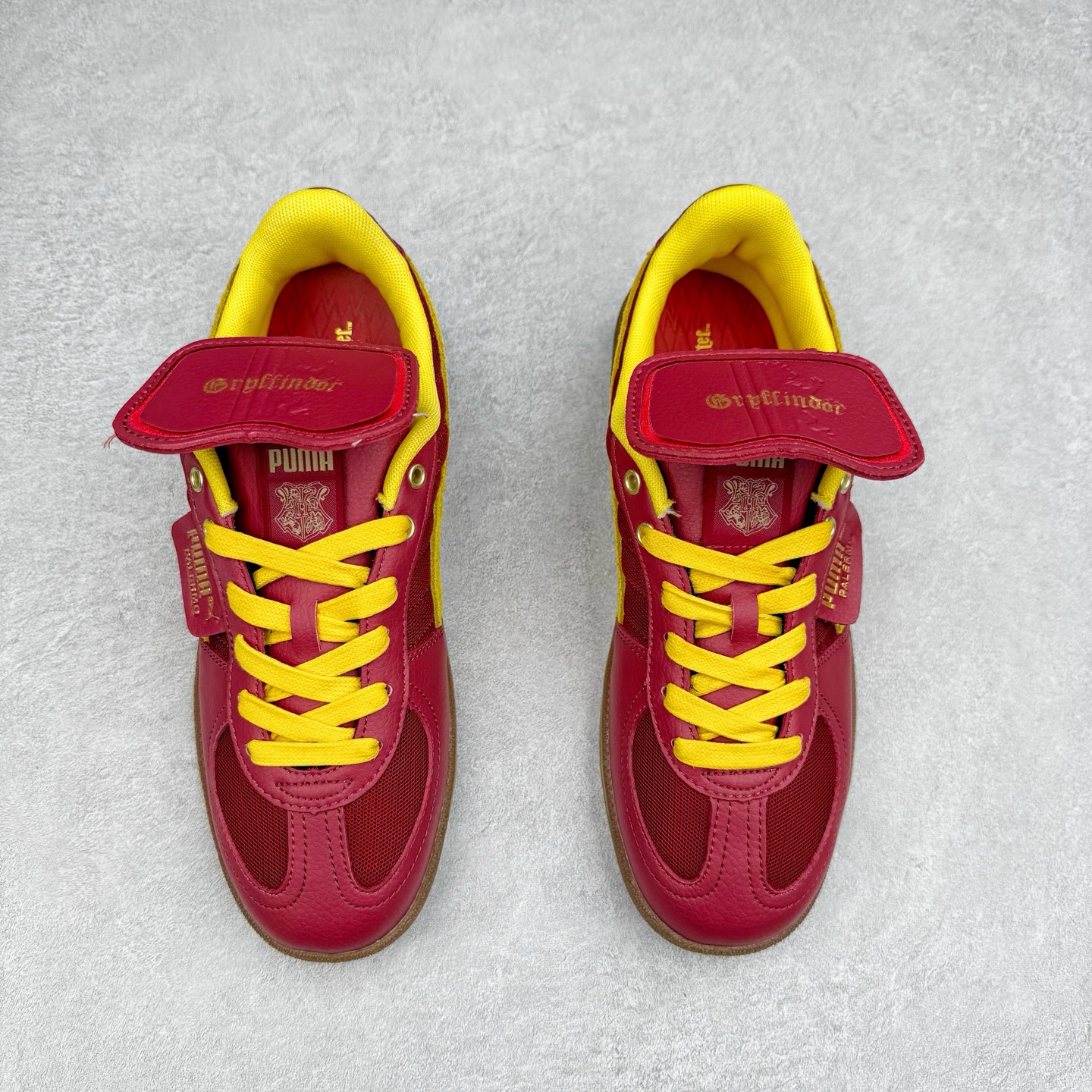 图片[2]-PUMA Palermo Trainer 彪马防滑耐磨低帮德训休闲板鞋 简约又不失设计巧思的帅气风格让它轻松驾驭日常休闲或滑板场合 运动兼具匠心 细节彰显品质 衬垫边缘以提供支撑和灵活性 强化鞋头以承受持续的磨损 耐磨性强 稳定性高 抓地更牢 不易打滑 尺码： 35 36 36.5 37.5 38 38.5 39 40 40.5 41 42 42.5 43 44 45-选品中心