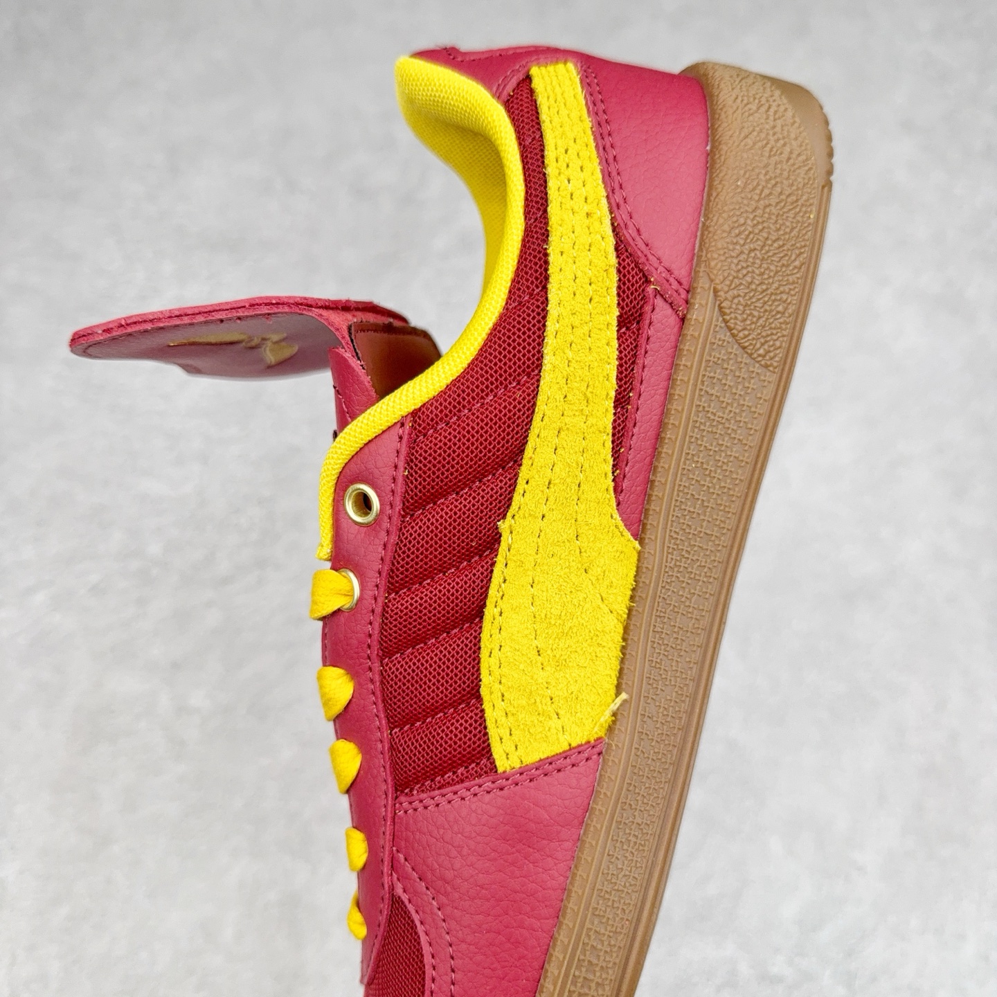 图片[7]-PUMA Palermo Trainer 彪马防滑耐磨低帮德训休闲板鞋 简约又不失设计巧思的帅气风格让它轻松驾驭日常休闲或滑板场合 运动兼具匠心 细节彰显品质 衬垫边缘以提供支撑和灵活性 强化鞋头以承受持续的磨损 耐磨性强 稳定性高 抓地更牢 不易打滑 尺码： 35 36 36.5 37.5 38 38.5 39 40 40.5 41 42 42.5 43 44 45-选品中心