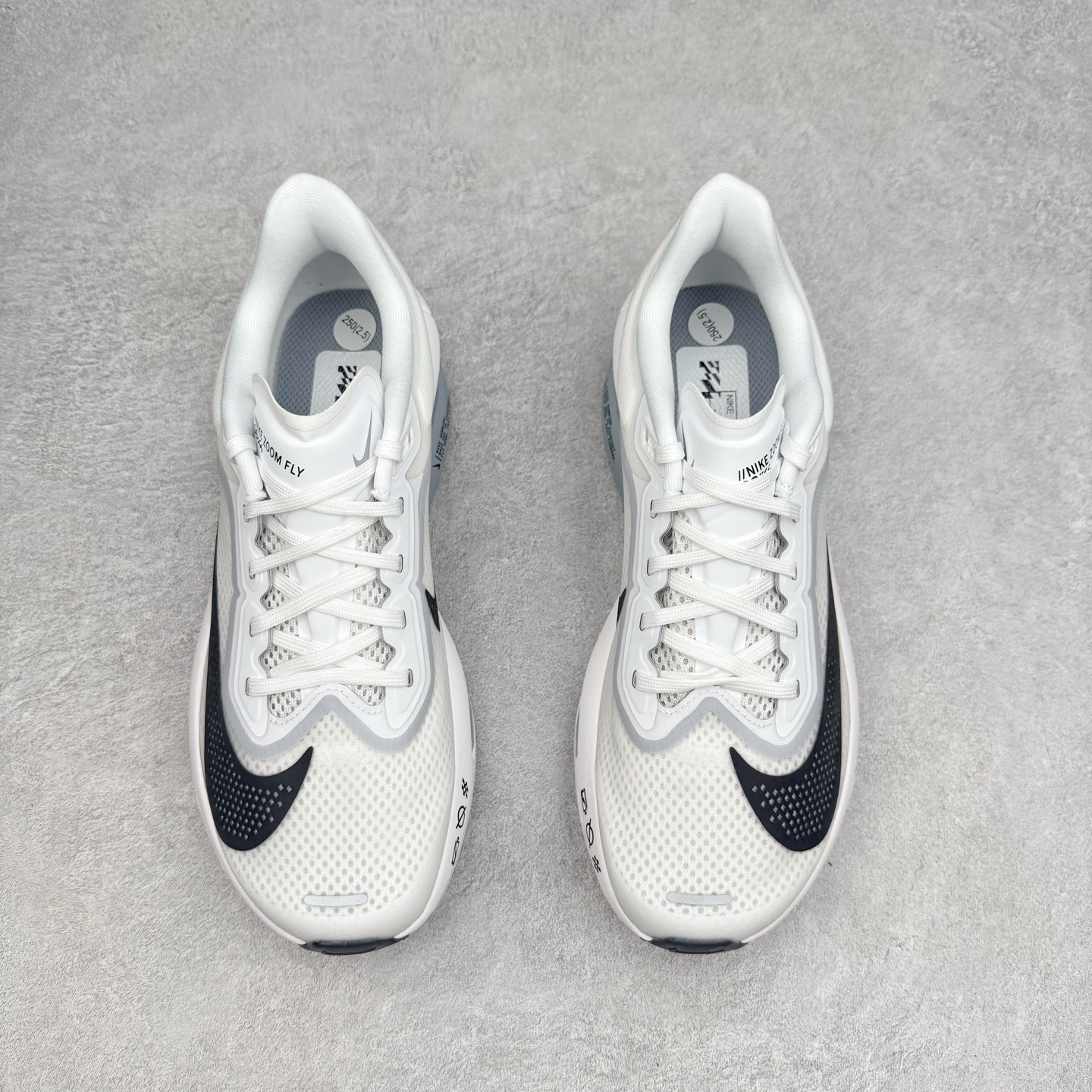 图片[2]-＃TG纯原 NK ZoomX Invincible Run Flyknit 6 轻量跑鞋 飞织低帮休闲运动慢跑鞋 厚底增高 老爹鞋 此鞋专为短跑运动员而生 是为 5 至 10 公里距离的赛事和训练打造 整体设计采用流线型的轻质工程网眼材质构成鞋面 并与其他 Running 旗舰鞋款同样搭载全脚掌 ZoomX 缓冲中底 搭配 Pebax 物料与橡胶外底 ZoomX StreakFly 首发配色以Prototype呈现 其灵感是来自开发期间的磨损测试 透过编号的标记与内侧的预期跑步距离突出研发过程 尺码：36 36.5 37.5 38 38.5 39 40 40.5 41 42 42.5 43 44 45-选品中心