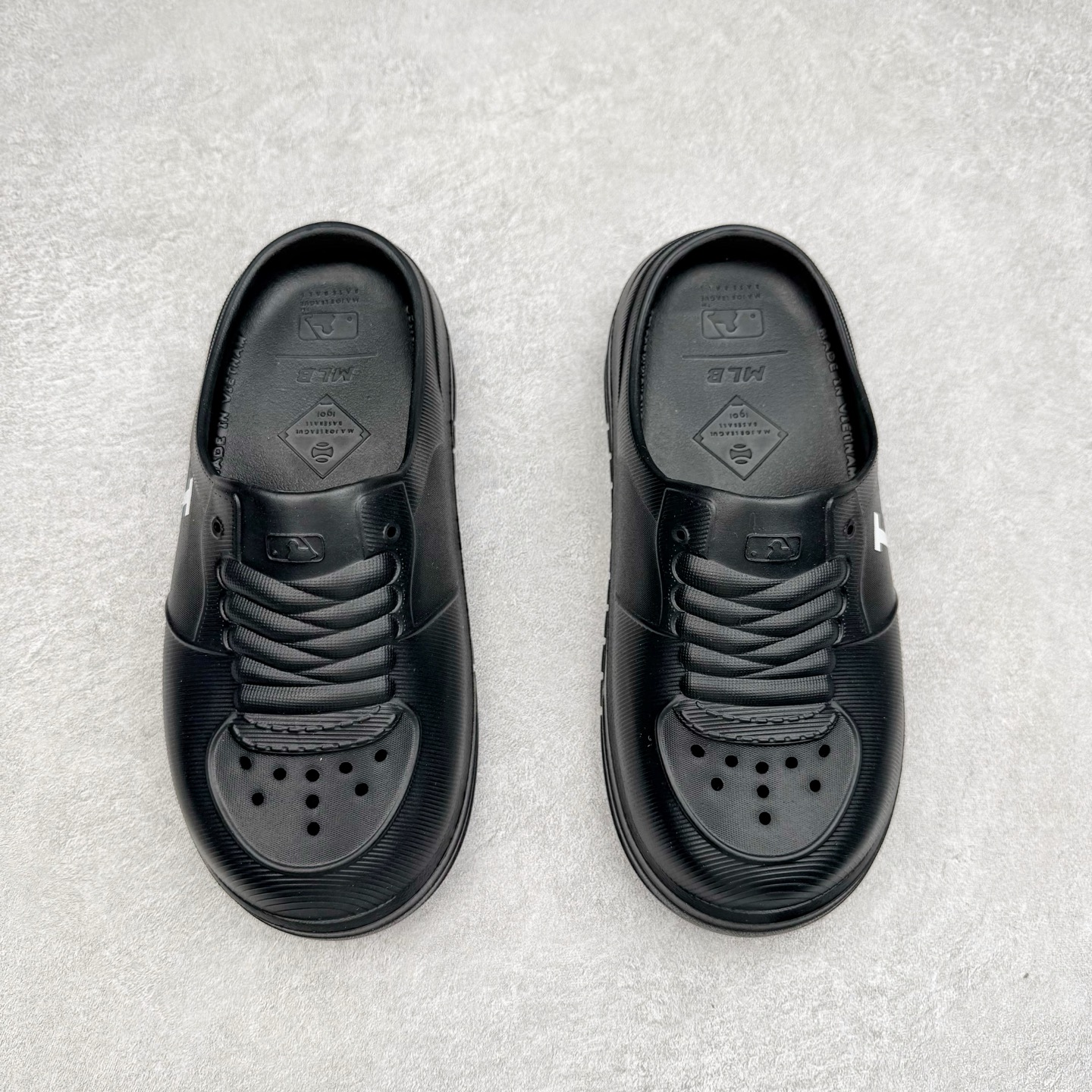 图片[2]-MLB Chunky Liner Mule 美国榄球洋基队限定字母拖百搭潮流款情侣休闲包头运动拖鞋 正确全新开发高弹PU鞋底 区别市面套底版本#鞋面采用环保复合去臭材质 尺码：36 36.5 37 38 38.5 39 40 41 42 42.5 43 44-选品中心