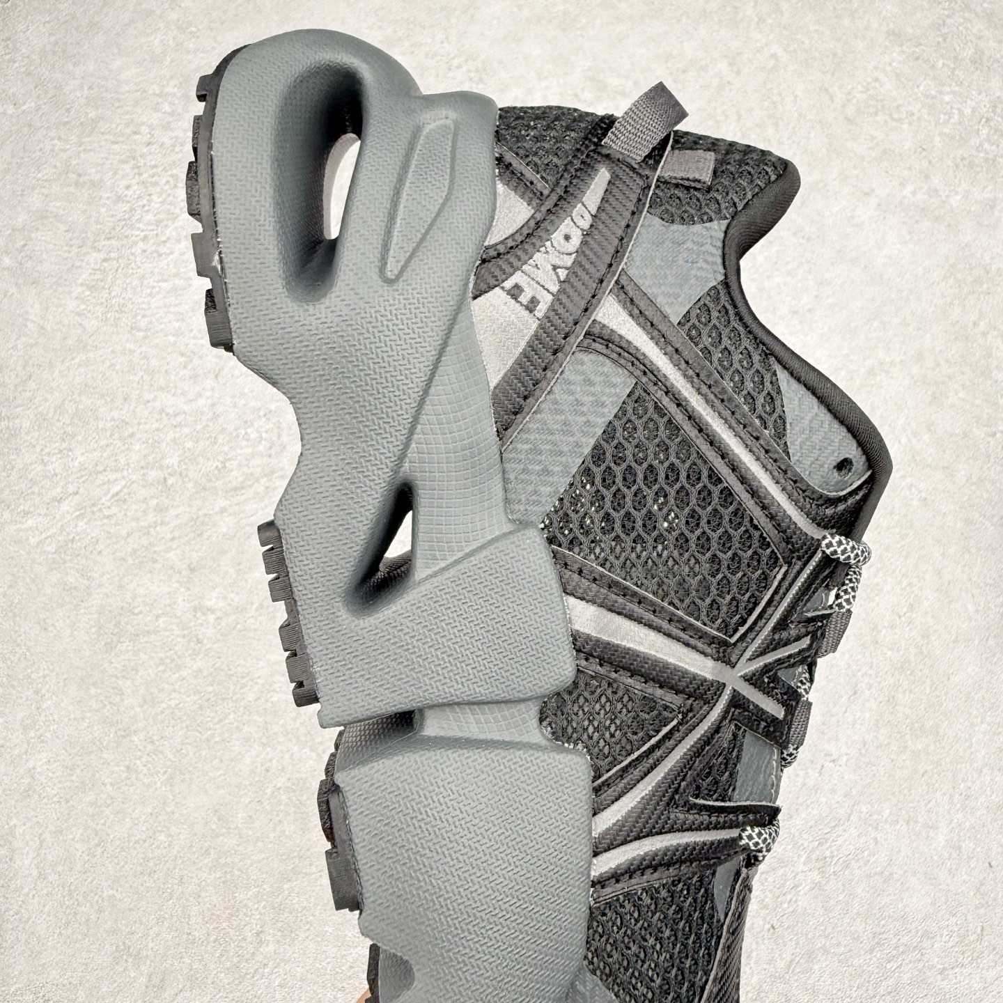 图片[6]-MLB 纽约洋基队 DOME RUNNER 时尚潮流百搭休闲舒适运动耐磨防水透气轻便低帮跑步鞋 男女同款 MLB是韩国F&F旗下潮流服装品牌，拥有150年历史的经典传统，是街头文化和国际生活方式的领导者。MLB拥有包括男装、女装、童装、配饰在内的全品类服饰，提供覆盖各性别、各年龄层、From Head to Toe的穿搭装备。其产品结合了韩国的时尚造型与质感，展现了运动服饰也可以兼具时尚潮流的风格。在产品设计上，MLB不仅融合了美国职业棒球大联盟的各当家球队，更结合了棒球运动中的各个元素。实拍调校N版已经零色差零失真 百分百还原实物色彩所见即所得 不存在货不对板色差等低级问题 选购参考实物拍摄 不混卖不参货 只用心做好货严格选品 承诺混一赔十 尺码：36 36.5 37.5 38 38.5 39 40 40.5 41 42 42.5 43 44 44.5 45-选品中心