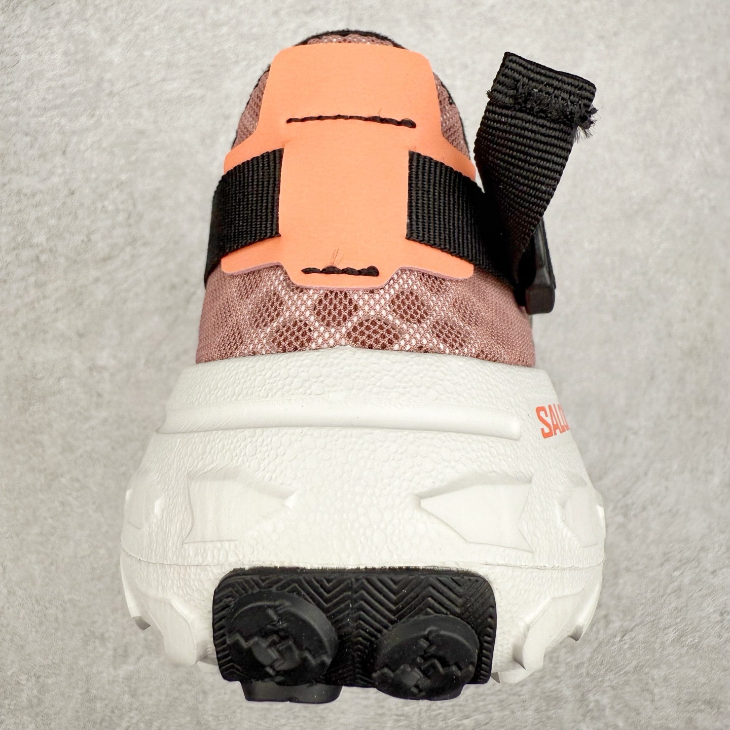 图片[8]-＃GX SALOMON SOLAMPHIBIAN 萨洛蒙舒适百搭户外功能轮胎鞋水陆两栖防滑耐磨低帮户外功能鞋 SALOMON诞生于1947年的法国阿尔卑斯山区，全球知名的户外运动品牌。一直致力于推动滑雪、越野跑等山地运动的发展及产品的进步。其产品设计致力于追求创新和发掘产品的性能极限，帮助喜欢自由的人在山地间不断挑战自我 尺码：36 36.5 37.5 38 38.5 39 40 40.5 41 42 42.5 43 44 44.5 45 46.5-选品中心