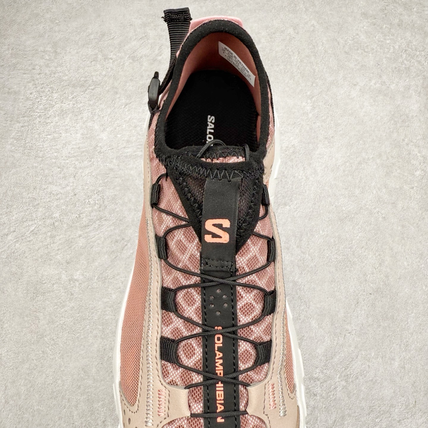 图片[5]-＃GX SALOMON SOLAMPHIBIAN 萨洛蒙舒适百搭户外功能轮胎鞋水陆两栖防滑耐磨低帮户外功能鞋 SALOMON诞生于1947年的法国阿尔卑斯山区，全球知名的户外运动品牌。一直致力于推动滑雪、越野跑等山地运动的发展及产品的进步。其产品设计致力于追求创新和发掘产品的性能极限，帮助喜欢自由的人在山地间不断挑战自我 尺码：36 36.5 37.5 38 38.5 39 40 40.5 41 42 42.5 43 44 44.5 45 46.5-选品中心