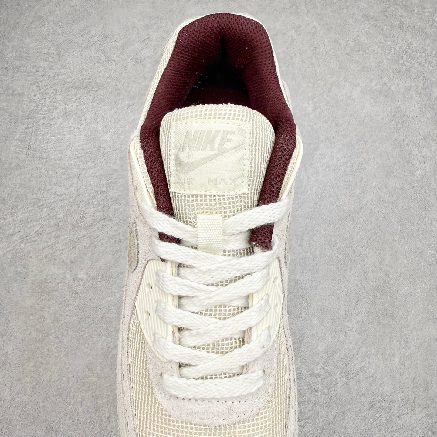 图片[5]-＃MX版 NK Air MAX 90 气垫复古减震跑步鞋 HQ1712-001 经典重温 独家陆续补货 外单专供大厂出品 品质稳定 一百余色 终端操作 Air Max 90于1990年推出 来自Air Max系列 在Air Max 1的基础上改进而得 增加了气垫面积 外型上也更为流线 最特別的就是加入了菱纹塑胶嵌板 为Air Max 90增添了许多潮流气息 皮革鞋面 造就出色耐穿性和支撑力 Max Air缓震配置搭配泡棉中底 令Air Max 90轻盈而舒适 华夫格橡胶外底 铸就Air Max 90非凡的抓地力 而Air Max 90不仅是一双跑鞋 它成功跨越了时间的演进 成为了球鞋文化与潮流圈中最熟为人知的鞋款之一 尺码：36 36.5 37.5 38 38.5 39 40 40.5 41 42 42.5 43 44 44.5 45-选品中心