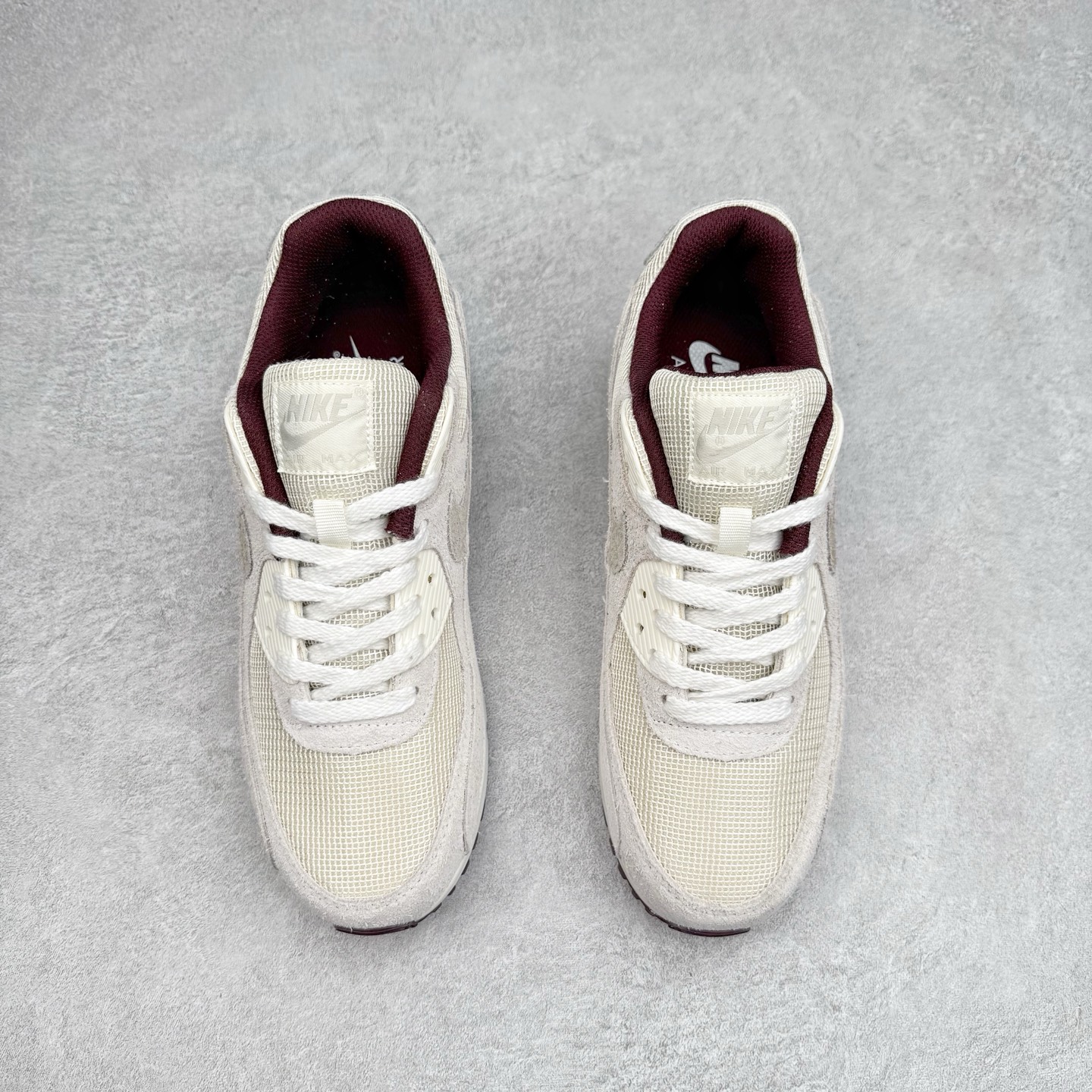 图片[2]-＃MX版 NK Air MAX 90 气垫复古减震跑步鞋 HQ1712-001 经典重温 独家陆续补货 外单专供大厂出品 品质稳定 一百余色 终端操作 Air Max 90于1990年推出 来自Air Max系列 在Air Max 1的基础上改进而得 增加了气垫面积 外型上也更为流线 最特別的就是加入了菱纹塑胶嵌板 为Air Max 90增添了许多潮流气息 皮革鞋面 造就出色耐穿性和支撑力 Max Air缓震配置搭配泡棉中底 令Air Max 90轻盈而舒适 华夫格橡胶外底 铸就Air Max 90非凡的抓地力 而Air Max 90不仅是一双跑鞋 它成功跨越了时间的演进 成为了球鞋文化与潮流圈中最熟为人知的鞋款之一 尺码：36 36.5 37.5 38 38.5 39 40 40.5 41 42 42.5 43 44 44.5 45-选品中心