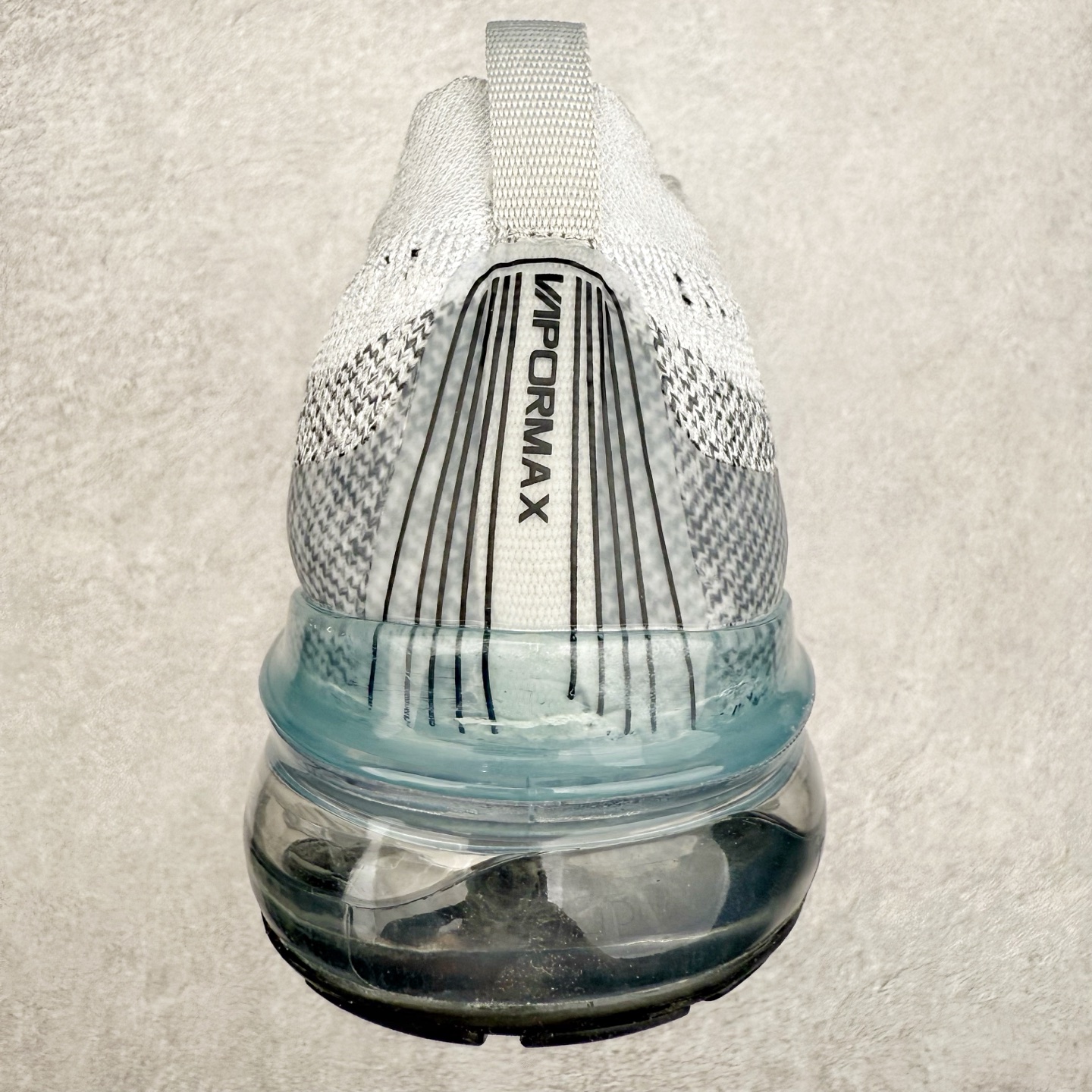 图片[8]-＃纯原福利 NK Air VaporMax 2023 Flyknit FK 2023款大气垫系列低帮针织休闲运动全掌气垫慢跑鞋 DV1678-002 原楦原纸版数据开发 采用全新双层纹路织法Flyknit织法编织鞋面材质 搭载原数据开发全掌Air Max球状透明缓震气垫 外置橡胶外底模块 NK Air VaporMax系列自2017年初问世以来 就凭借着独特的设计和超棒的脚感 成为了时尚潮人和跑步爱好者们的心头好 鞋底前侧加入Mini Swoosh 设计 与鞋身相呼应 鞋面采用 Flyknit 材质制成 可以提供出色包裹性的同时 也有着不错的透气效果 最后黄色气垫收尾 完善整双鞋设计 尺码：36 36.5 37.5 38 38.5 39 40 40.5 41 42 42.5 43 44 44.5 45-选品中心