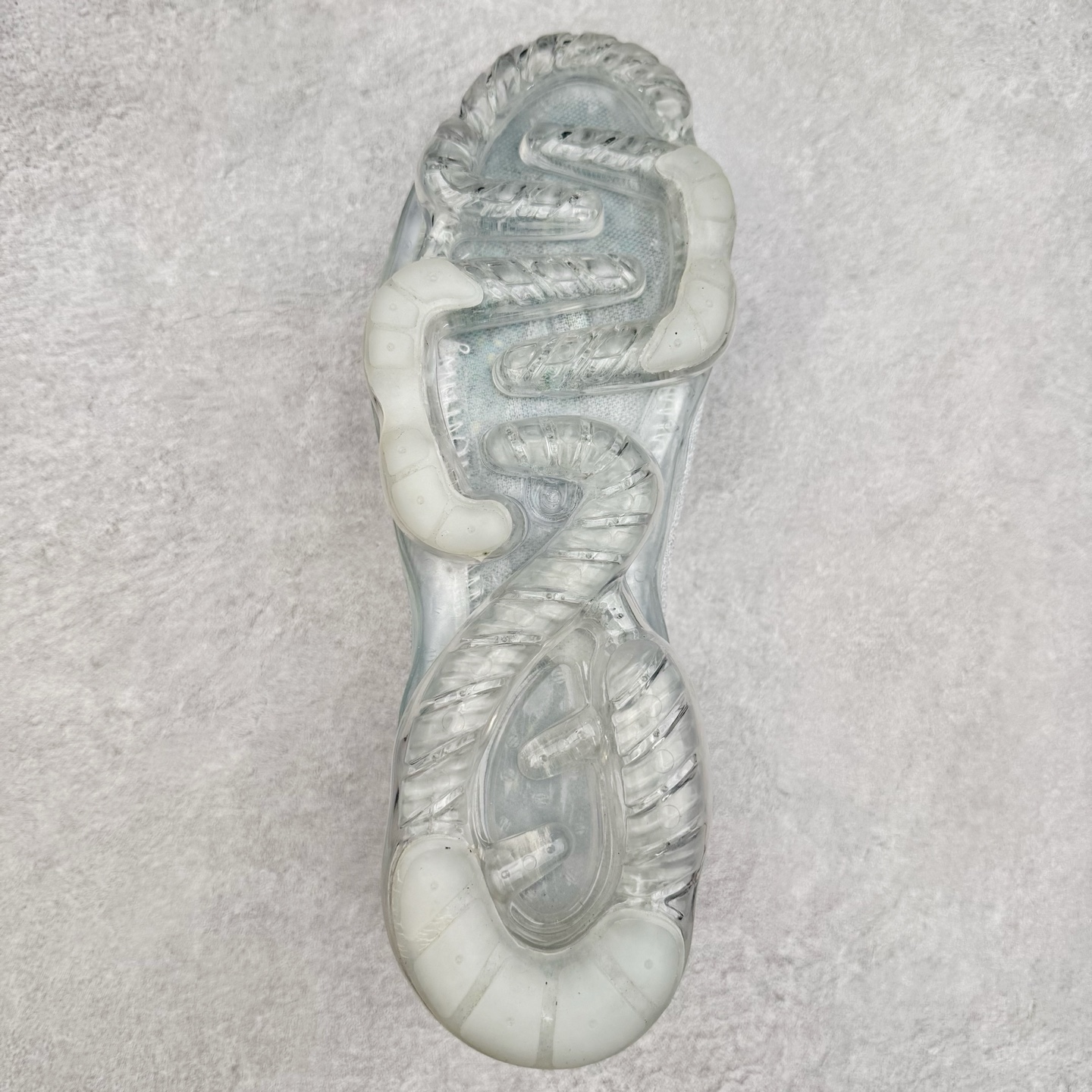 图片[9]-＃纯原福利 NK Air VaporMax 2023 Flyknit FK 2023款大气垫系列低帮针织休闲运动全掌气垫慢跑鞋 DV1678-004 原楦原纸版数据开发 采用全新双层纹路织法Flyknit织法编织鞋面材质 搭载原数据开发全掌Air Max球状透明缓震气垫 外置橡胶外底模块 NK Air VaporMax系列自2017年初问世以来 就凭借着独特的设计和超棒的脚感 成为了时尚潮人和跑步爱好者们的心头好 鞋底前侧加入Mini Swoosh 设计 与鞋身相呼应 鞋面采用 Flyknit 材质制成 可以提供出色包裹性的同时 也有着不错的透气效果 最后黄色气垫收尾 完善整双鞋设计 尺码：36 36.5 37.5 38 38.5 39 40 40.5 41 42 42.5 43 44 44.5 45-选品中心