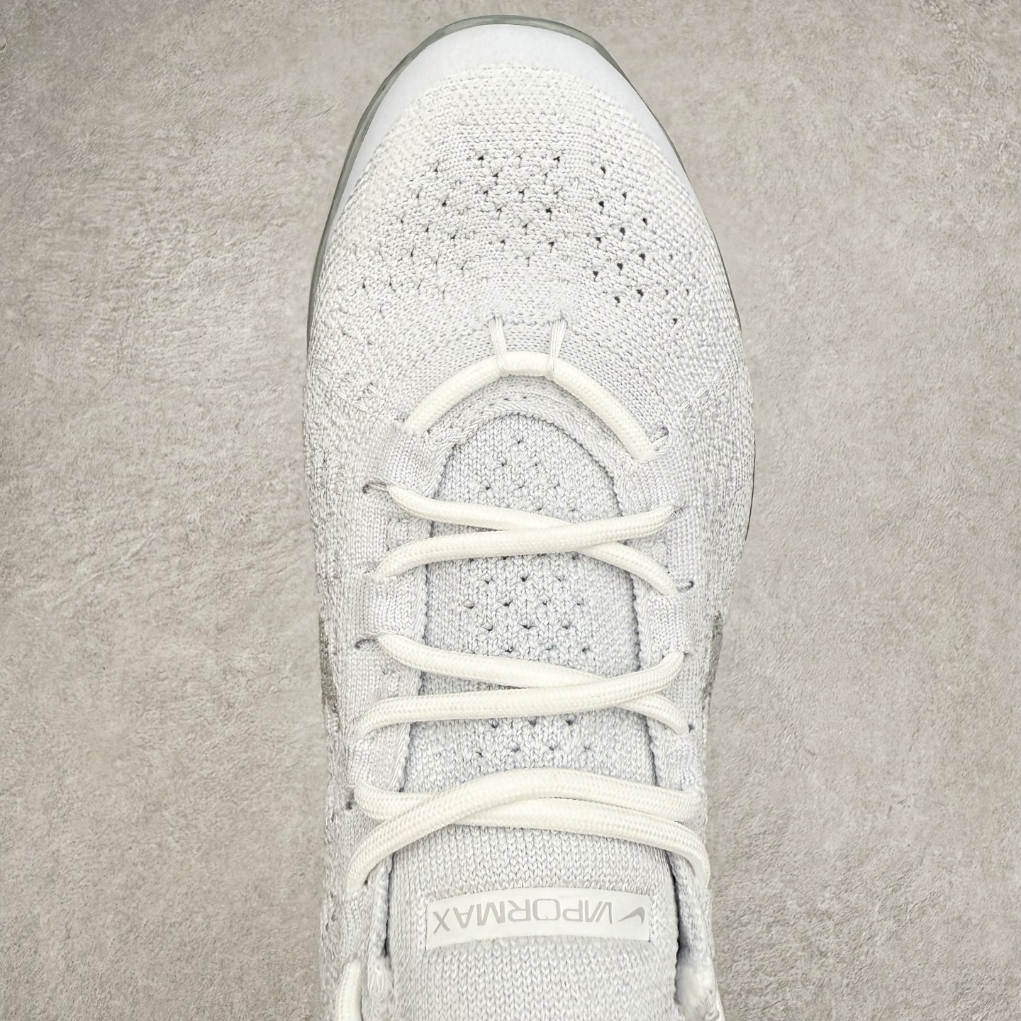 图片[4]-＃纯原福利 NK Air VaporMax 2023 Flyknit FK 2023款大气垫系列低帮针织休闲运动全掌气垫慢跑鞋 DV1678-004 原楦原纸版数据开发 采用全新双层纹路织法Flyknit织法编织鞋面材质 搭载原数据开发全掌Air Max球状透明缓震气垫 外置橡胶外底模块 NK Air VaporMax系列自2017年初问世以来 就凭借着独特的设计和超棒的脚感 成为了时尚潮人和跑步爱好者们的心头好 鞋底前侧加入Mini Swoosh 设计 与鞋身相呼应 鞋面采用 Flyknit 材质制成 可以提供出色包裹性的同时 也有着不错的透气效果 最后黄色气垫收尾 完善整双鞋设计 尺码：36 36.5 37.5 38 38.5 39 40 40.5 41 42 42.5 43 44 44.5 45-选品中心