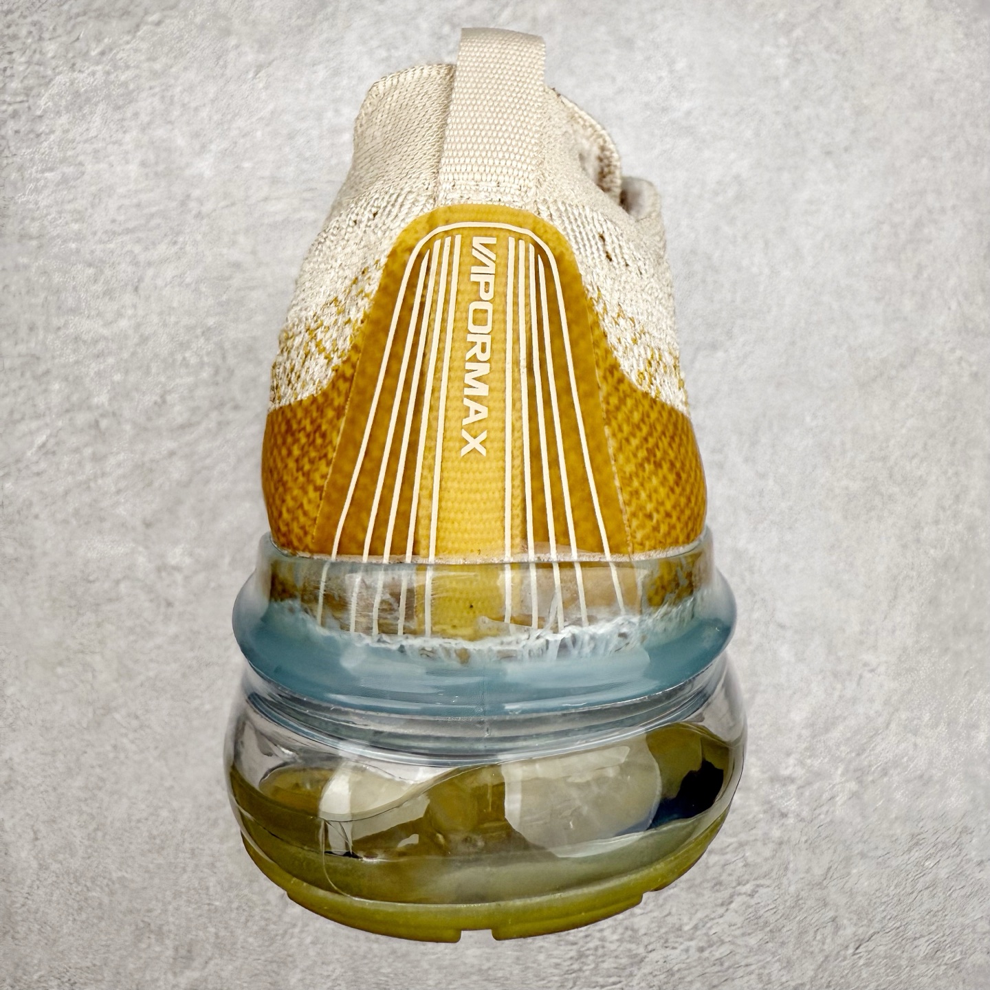 图片[8]-＃纯原福利 NK Air VaporMax 2023 Flyknit FK 2023款大气垫系列低帮针织休闲运动全掌气垫慢跑鞋 DV1678-400 原楦原纸版数据开发 采用全新双层纹路织法Flyknit织法编织鞋面材质 搭载原数据开发全掌Air Max球状透明缓震气垫 外置橡胶外底模块 NK Air VaporMax系列自2017年初问世以来 就凭借着独特的设计和超棒的脚感 成为了时尚潮人和跑步爱好者们的心头好 鞋底前侧加入Mini Swoosh 设计 与鞋身相呼应 鞋面采用 Flyknit 材质制成 可以提供出色包裹性的同时 也有着不错的透气效果 最后黄色气垫收尾 完善整双鞋设计 尺码：36 36.5 37.5 38 38.5 39 40 40.5 41 42 42.5 43 44 44.5 45-选品中心