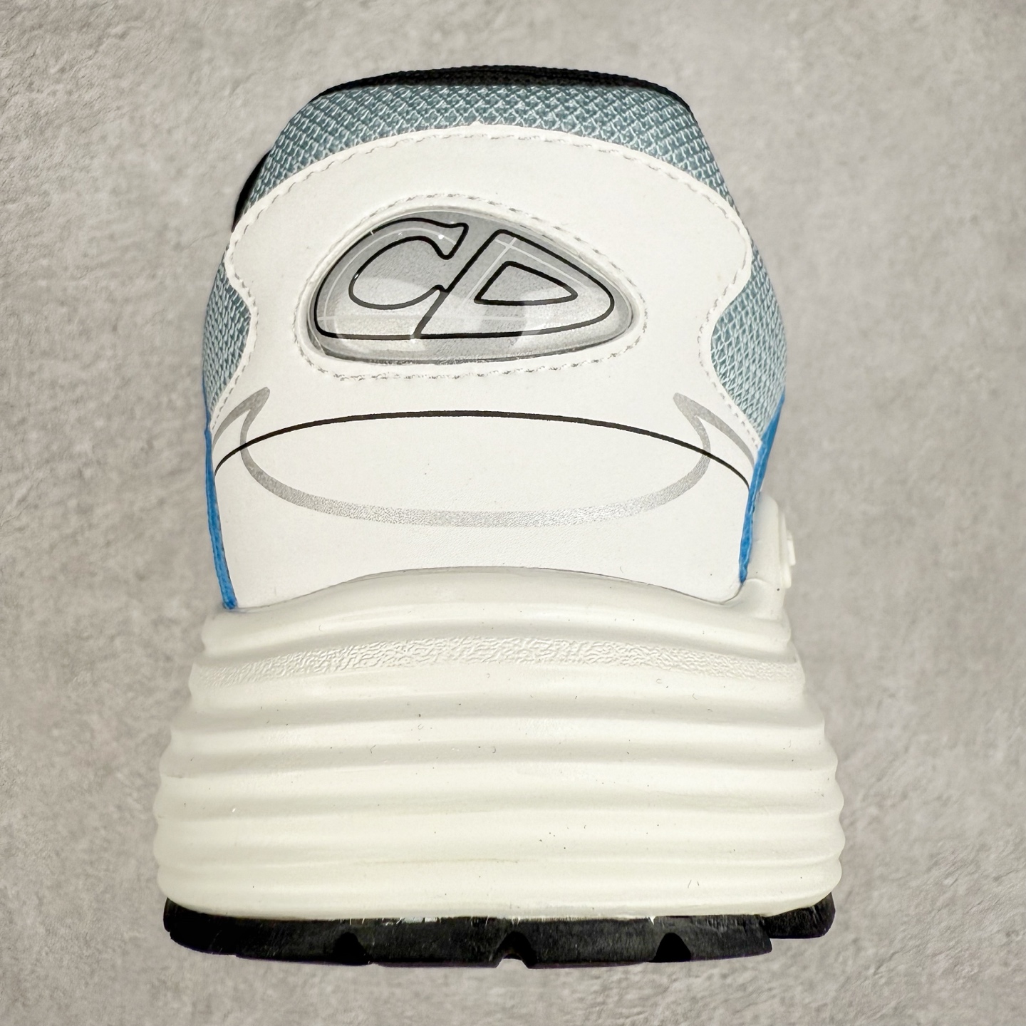 图片[8]-＃福利特价 Dior B30 迪奥网眼织物低帮运动休闲鞋 该款系列采用黑网色眼织物白和色科技料面精心制 作饰以反光“CD30”图形标志 外格轻盈的刻雕效果橡胶鞋搭底配标志性点的缀提升格调 内弹部力细节塑造想理的舒适穿着体验可与各休式闲造型配搭 彰显尚时现代的运风动范 尺码：36 37 35 39 40 41 42 43 44 45-选品中心