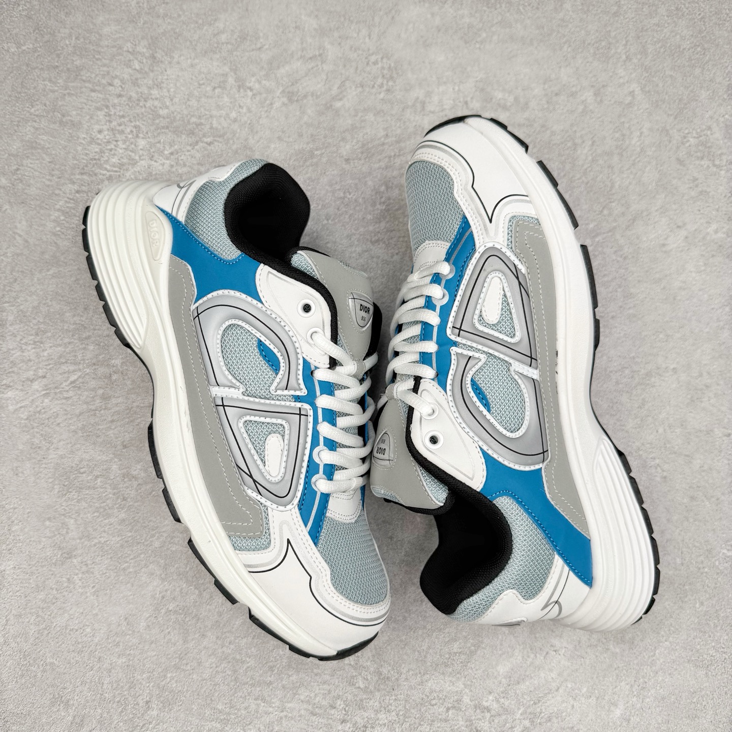 图片[3]-＃福利特价 Dior B30 迪奥网眼织物低帮运动休闲鞋 该款系列采用黑网色眼织物白和色科技料面精心制 作饰以反光“CD30”图形标志 外格轻盈的刻雕效果橡胶鞋搭底配标志性点的缀提升格调 内弹部力细节塑造想理的舒适穿着体验可与各休式闲造型配搭 彰显尚时现代的运风动范 尺码：36 37 35 39 40 41 42 43 44 45-选品中心