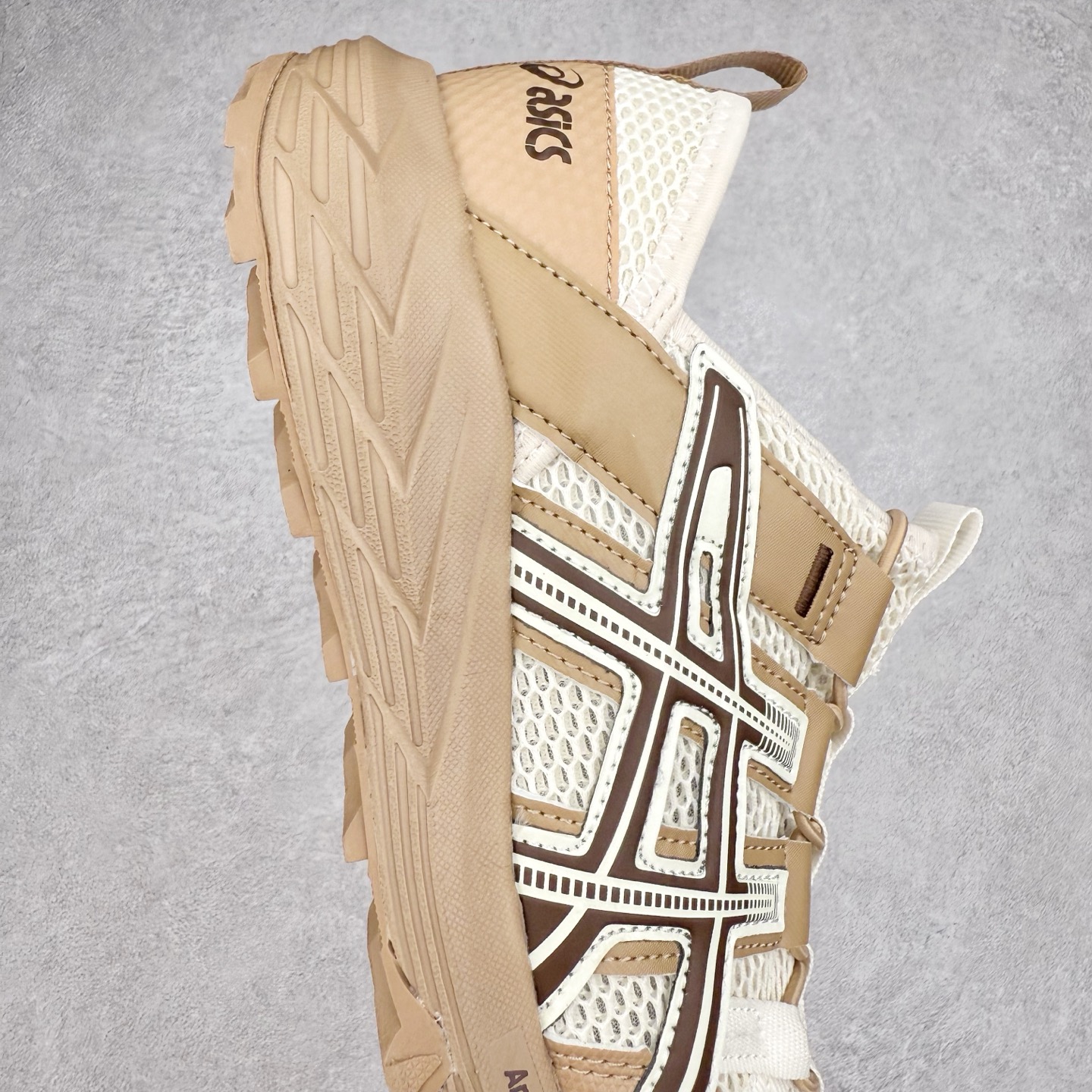 图片[6]-Asics Gel-Sonoma SE 亚瑟士溯溪鞋涉水鞋洞洞鞋 舒适日常休闲百搭防滑低帮户外徒步舒适随行跑步鞋 无界 路更远 今夏必备 颠覆认知 包裹性超强 脚感非常之舒适 侧面镂空设计 透气性极佳 让微风灌入足底 为沸腾夏日注入清爽能量防滑效果也不错 颜值与性能兼备 各平台实体疯狂种草首选 尺码：36 37.5 38 39 40 40.5 41.5 42 42.5 43.5 44 45 46-选品中心