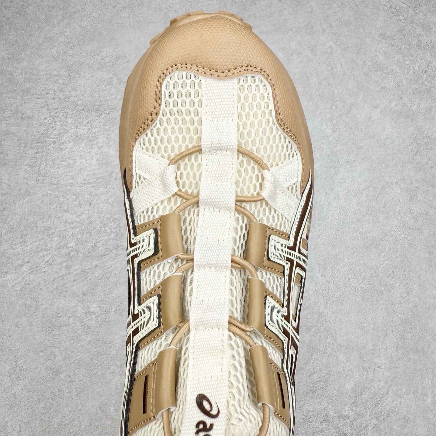 图片[4]-Asics Gel-Sonoma SE 亚瑟士溯溪鞋涉水鞋洞洞鞋 舒适日常休闲百搭防滑低帮户外徒步舒适随行跑步鞋 无界 路更远 今夏必备 颠覆认知 包裹性超强 脚感非常之舒适 侧面镂空设计 透气性极佳 让微风灌入足底 为沸腾夏日注入清爽能量防滑效果也不错 颜值与性能兼备 各平台实体疯狂种草首选 尺码：36 37.5 38 39 40 40.5 41.5 42 42.5 43.5 44 45 46-选品中心