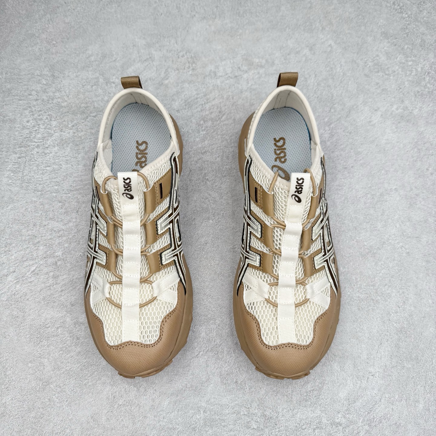 图片[2]-Asics Gel-Sonoma SE 亚瑟士溯溪鞋涉水鞋洞洞鞋 舒适日常休闲百搭防滑低帮户外徒步舒适随行跑步鞋 无界 路更远 今夏必备 颠覆认知 包裹性超强 脚感非常之舒适 侧面镂空设计 透气性极佳 让微风灌入足底 为沸腾夏日注入清爽能量防滑效果也不错 颜值与性能兼备 各平台实体疯狂种草首选 尺码：36 37.5 38 39 40 40.5 41.5 42 42.5 43.5 44 45 46-选品中心