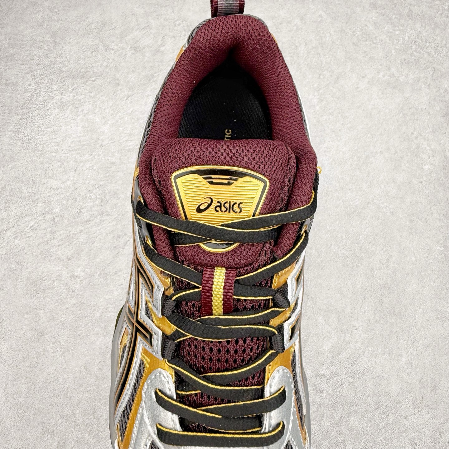 图片[5]-ASICS Gel-Quantum Kinetic 亚瑟士量子动能系列轻量全掌硅胶缓震休闲运动跑步鞋 ASICS以其独特匠心与科技魅力持续在运动鞋领域掀起新风尚今春二月GEL-Quantum Kinetic系列再度破茧而出携两款全新配色震撼回归倾力演绎运动潮流的无限可能 凝聚了卓越的科技创新与深厚的设计底蕴搭载先进的GEL缓震科技将每一次冲击力转化为平稳推进的动力为你提供前所未有的舒适体验与卓越的缓震保护性能 巧妙融合时尚元素与运动美学无论在街头还是赛道诠释不同情感与态度彰显独一无二的时尚运动风格尺码：36 37 37.5 38 39 39.5 40 40.5 41.5 42 42.5 43.5 44 44.5 45-选品中心