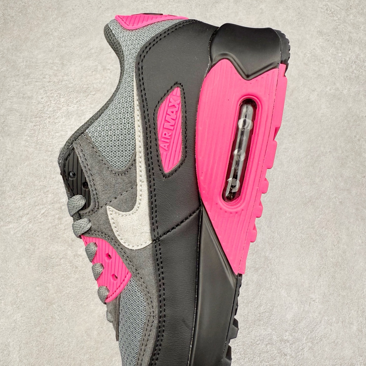 图片[7]-＃MX版 NK Air MAX 90 气垫复古减震跑步鞋 DM0029-010 经典重温 独家陆续补货 外单专供大厂出品 品质稳定 一百余色 终端操作 Air Max 90于1990年推出 来自Air Max系列 在Air Max 1的基础上改进而得 增加了气垫面积 外型上也更为流线 最特別的就是加入了菱纹塑胶嵌板 为Air Max 90增添了许多潮流气息 皮革鞋面 造就出色耐穿性和支撑力 Max Air缓震配置搭配泡棉中底 令Air Max 90轻盈而舒适 华夫格橡胶外底 铸就Air Max 90非凡的抓地力 而Air Max 90不仅是一双跑鞋 它成功跨越了时间的演进 成为了球鞋文化与潮流圈中最熟为人知的鞋款之一 尺码：36 36.5 37.5 38 38.5 39 40 40.5 41 42 42.5 43 44 44.5 45-选品中心