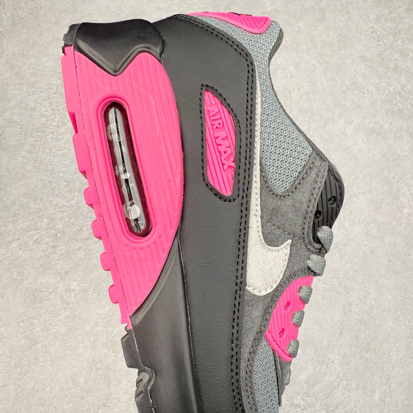 图片[6]-＃MX版 NK Air MAX 90 气垫复古减震跑步鞋 DM0029-010 经典重温 独家陆续补货 外单专供大厂出品 品质稳定 一百余色 终端操作 Air Max 90于1990年推出 来自Air Max系列 在Air Max 1的基础上改进而得 增加了气垫面积 外型上也更为流线 最特別的就是加入了菱纹塑胶嵌板 为Air Max 90增添了许多潮流气息 皮革鞋面 造就出色耐穿性和支撑力 Max Air缓震配置搭配泡棉中底 令Air Max 90轻盈而舒适 华夫格橡胶外底 铸就Air Max 90非凡的抓地力 而Air Max 90不仅是一双跑鞋 它成功跨越了时间的演进 成为了球鞋文化与潮流圈中最熟为人知的鞋款之一 尺码：36 36.5 37.5 38 38.5 39 40 40.5 41 42 42.5 43 44 44.5 45-选品中心