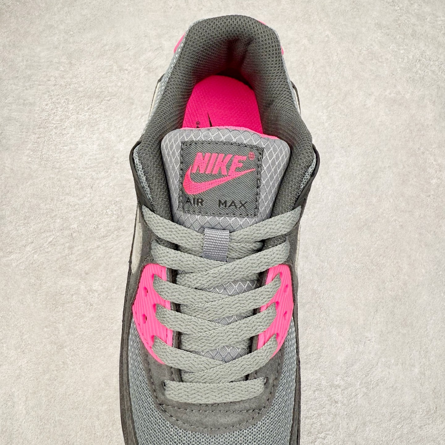 图片[5]-＃MX版 NK Air MAX 90 气垫复古减震跑步鞋 DM0029-010 经典重温 独家陆续补货 外单专供大厂出品 品质稳定 一百余色 终端操作 Air Max 90于1990年推出 来自Air Max系列 在Air Max 1的基础上改进而得 增加了气垫面积 外型上也更为流线 最特別的就是加入了菱纹塑胶嵌板 为Air Max 90增添了许多潮流气息 皮革鞋面 造就出色耐穿性和支撑力 Max Air缓震配置搭配泡棉中底 令Air Max 90轻盈而舒适 华夫格橡胶外底 铸就Air Max 90非凡的抓地力 而Air Max 90不仅是一双跑鞋 它成功跨越了时间的演进 成为了球鞋文化与潮流圈中最熟为人知的鞋款之一 尺码：36 36.5 37.5 38 38.5 39 40 40.5 41 42 42.5 43 44 44.5 45-选品中心