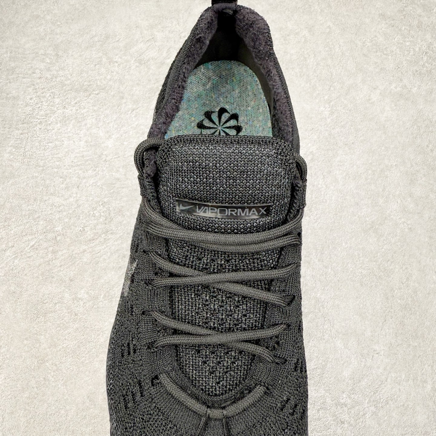 图片[5]-＃纯原福利 NK Air VaporMax 2023 Flyknit FK 2023款大气垫系列低帮针织休闲运动全掌气垫慢跑鞋 原楦原纸版数据开发 采用全新双层纹路织法Flyknit织法编织鞋面材质 搭载原数据开发全掌Air Max球状透明缓震气垫 外置橡胶外底模块 NK Air VaporMax系列自2017年初问世以来 就凭借着独特的设计和超棒的脚感 成为了时尚潮人和跑步爱好者们的心头好 鞋底前侧加入Mini Swoosh 设计 与鞋身相呼应 鞋面采用 Flyknit 材质制成 可以提供出色包裹性的同时 也有着不错的透气效果 最后黄色气垫收尾 完善整双鞋设计 尺码：36 36.5 37.5 38 38.5 39 40 40.5 41 42 42.5 43 44 44.5 45-选品中心